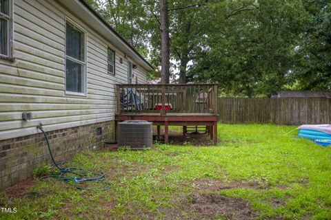 A home in Raeford