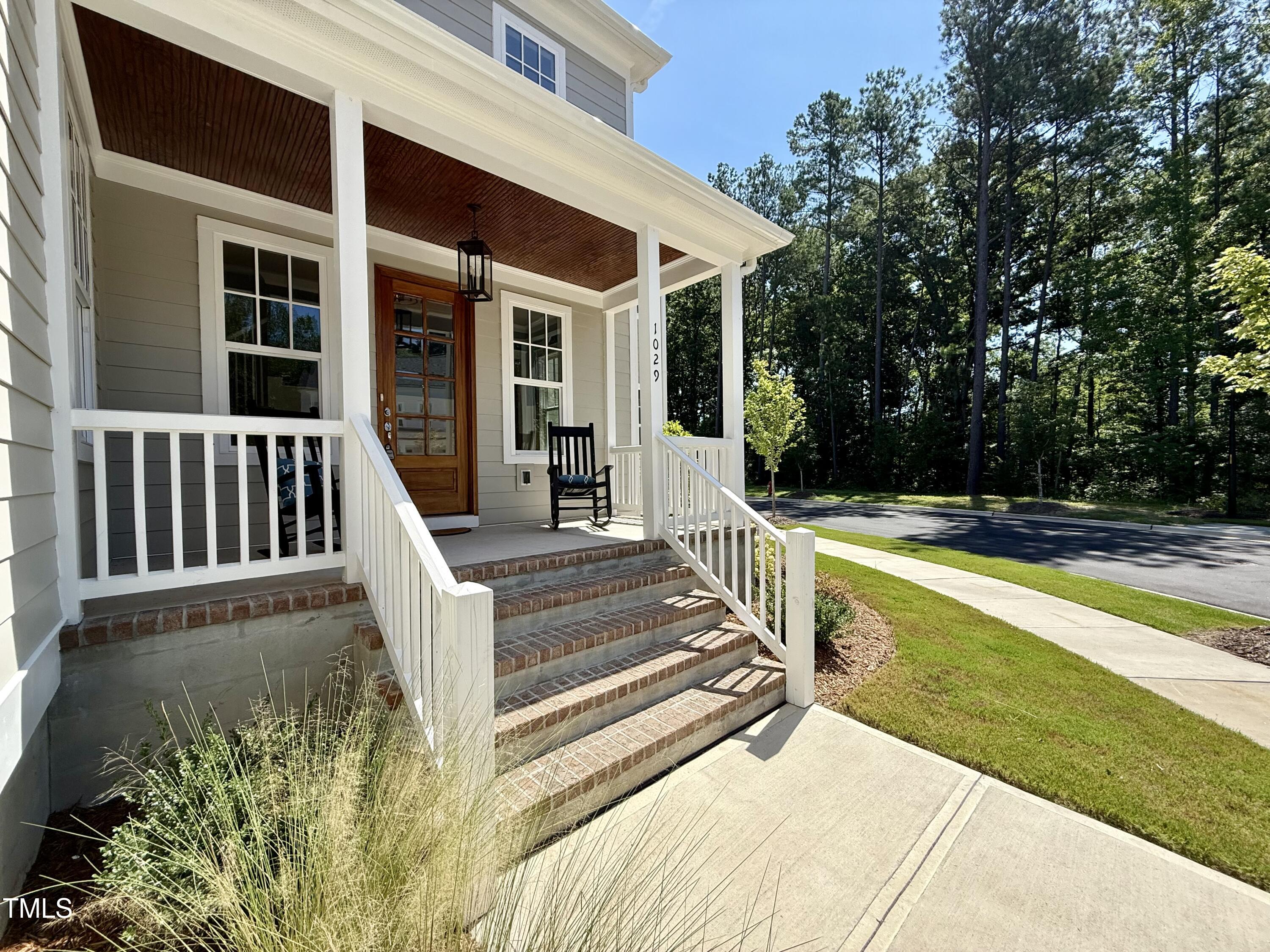1029 Whitehall Circle