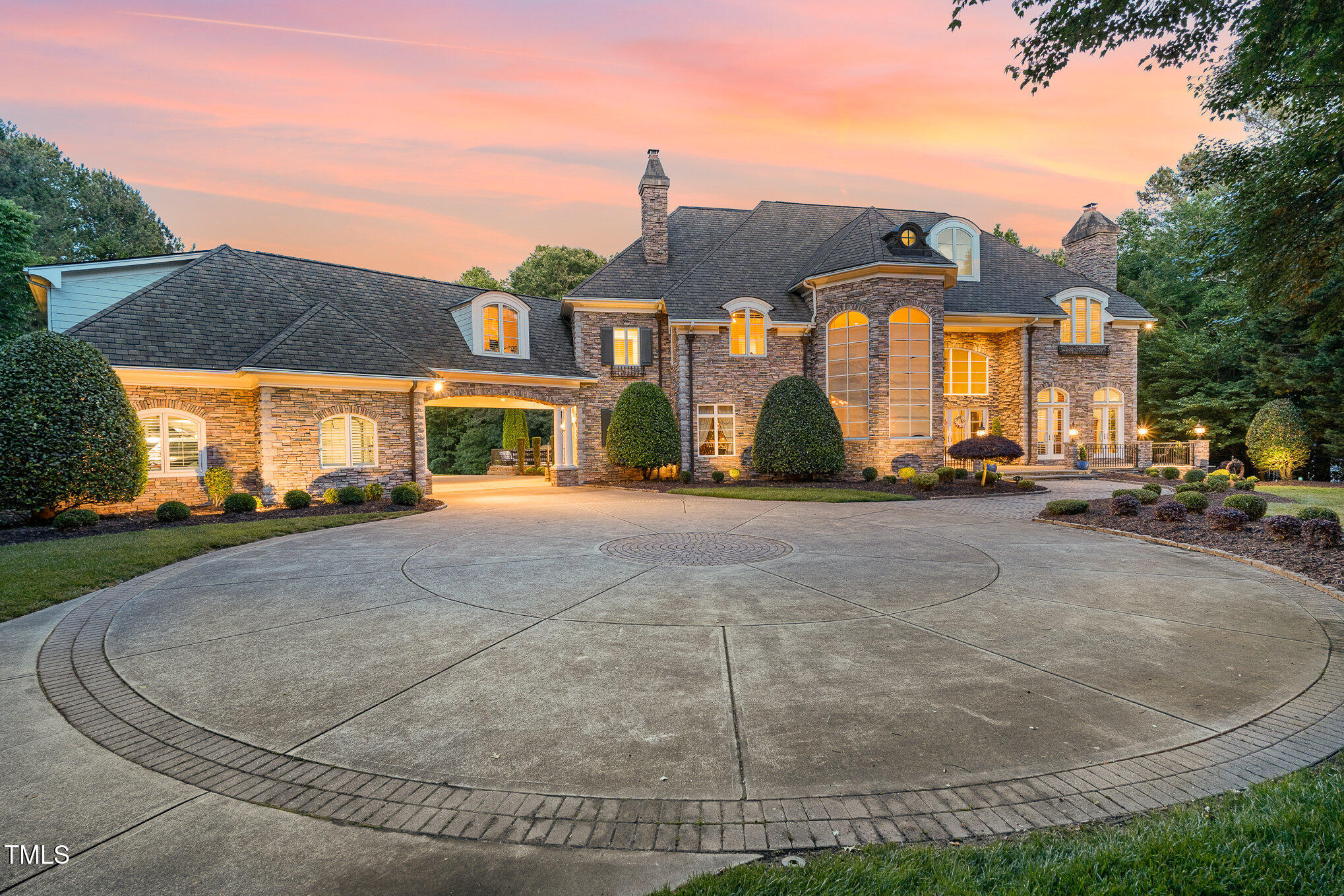 1801 Oatlands Court