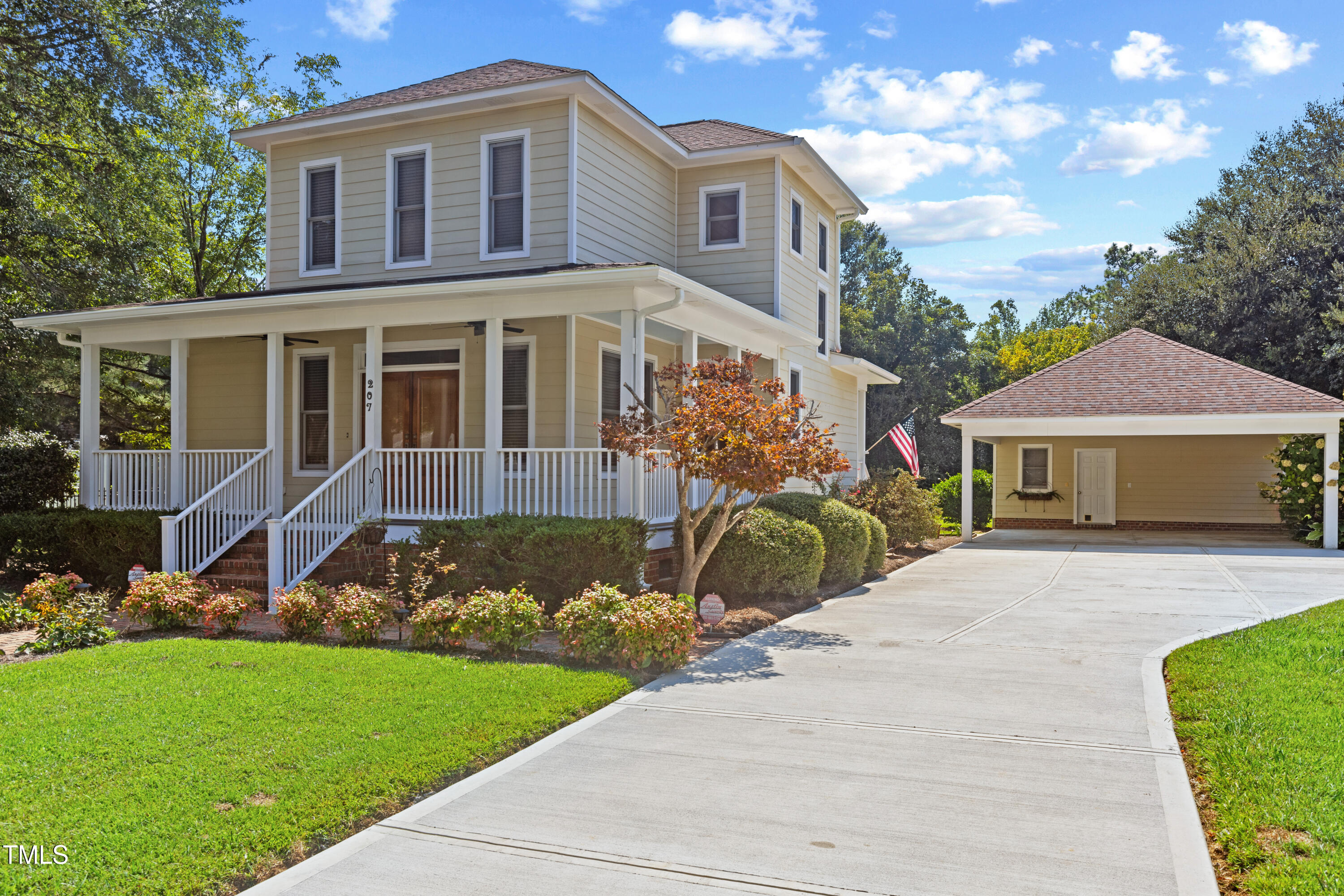 207 N Hopkins Avenue