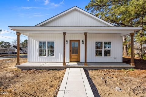 206 S Wall Street Benson NC 27504