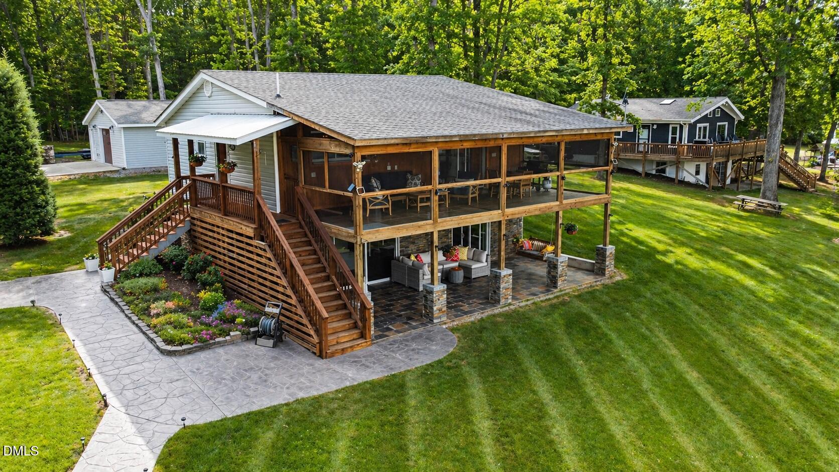 118 Paradise Point