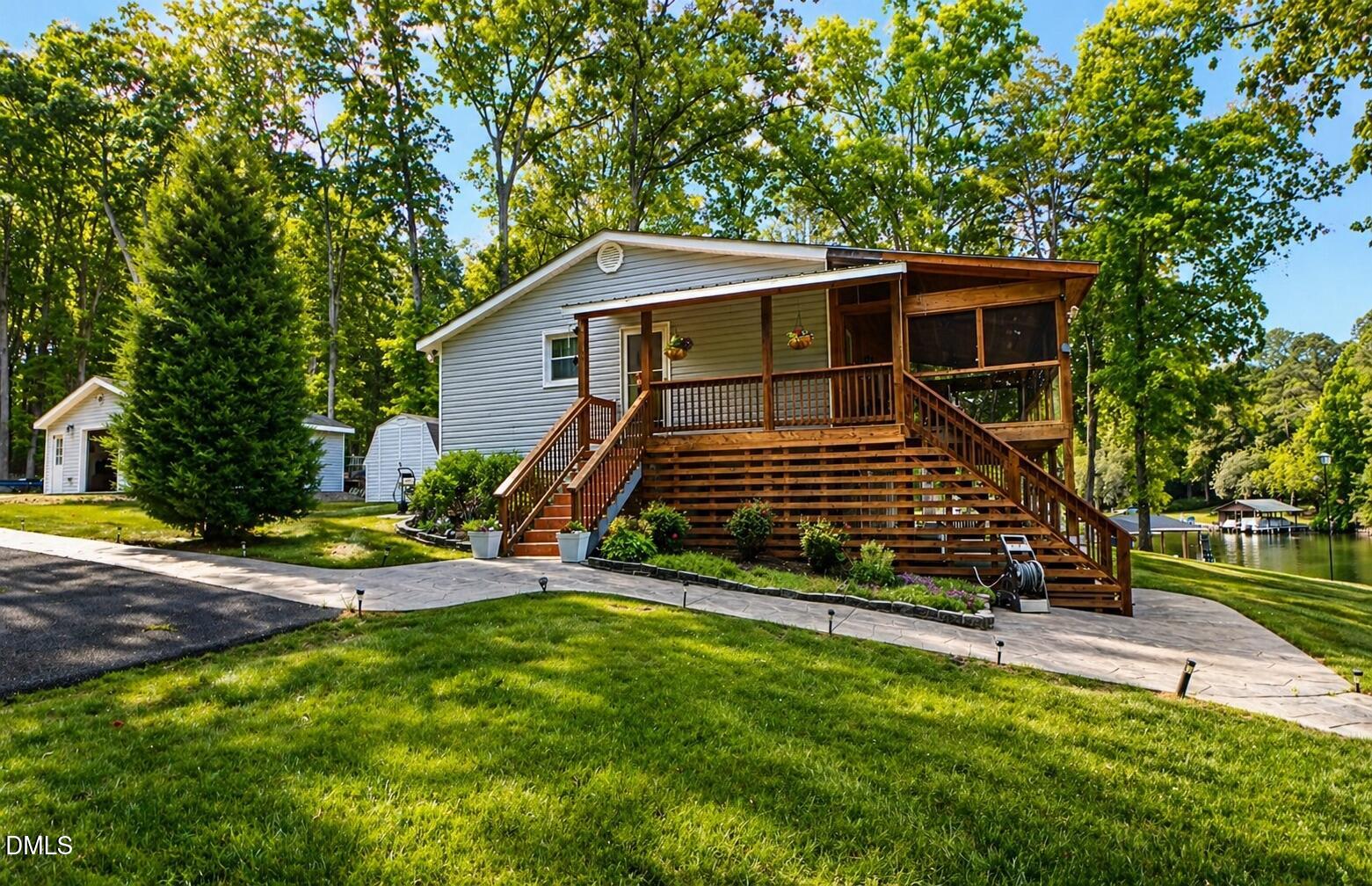 118 Paradise Point