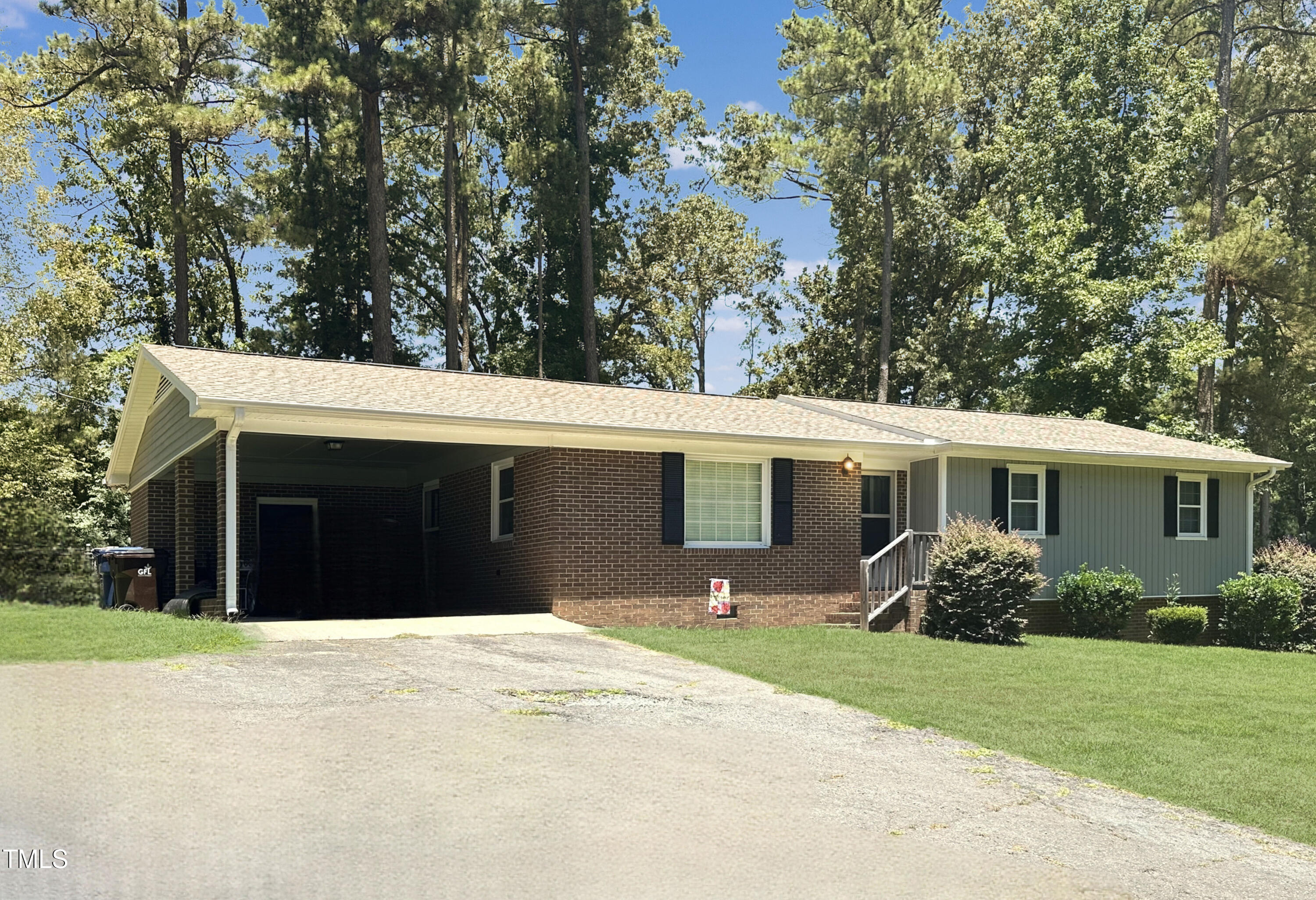 Photo 2 of 5 of 2400 Carbonton Road house