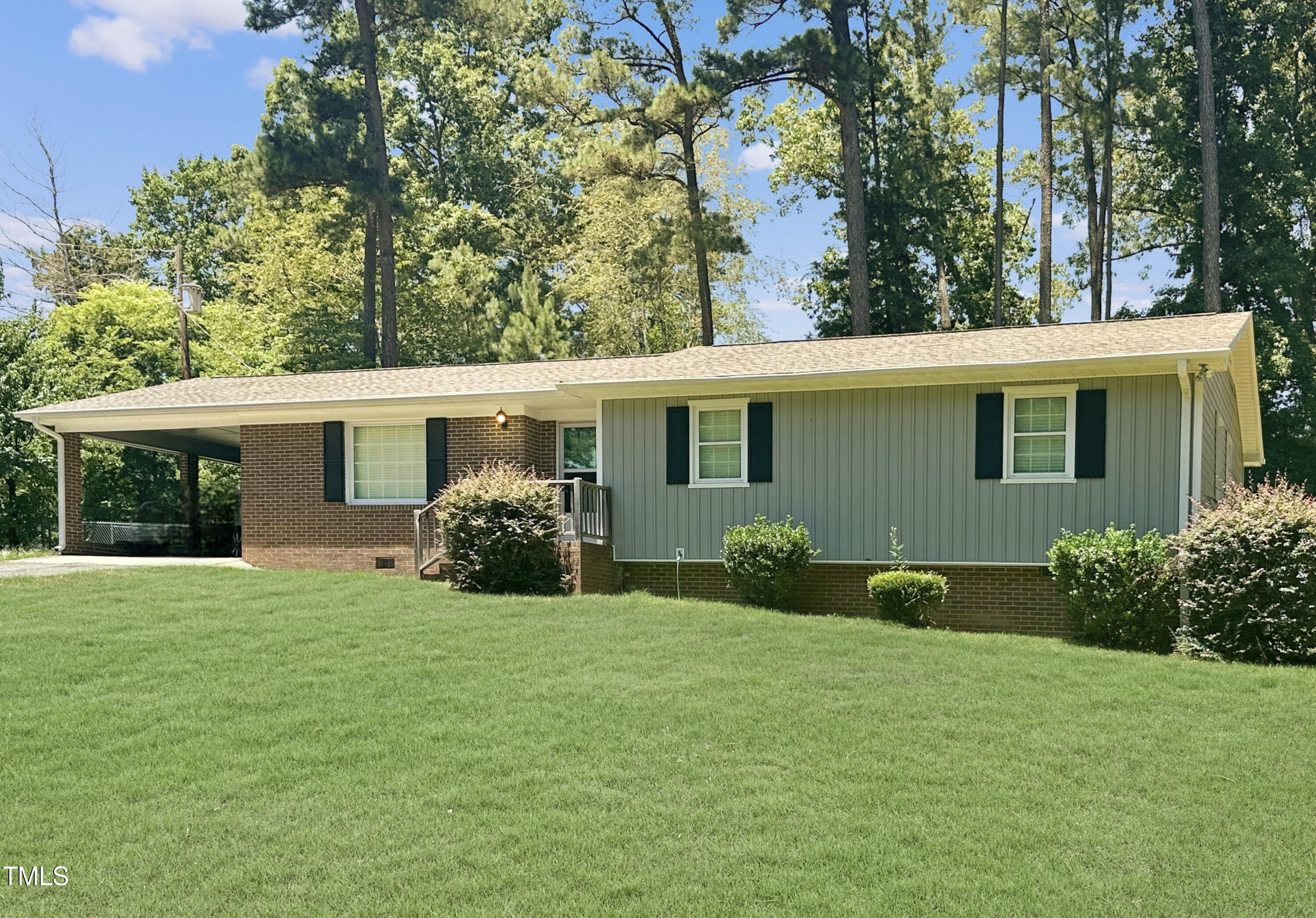Photo 3 of 5 of 2400 Carbonton Road house