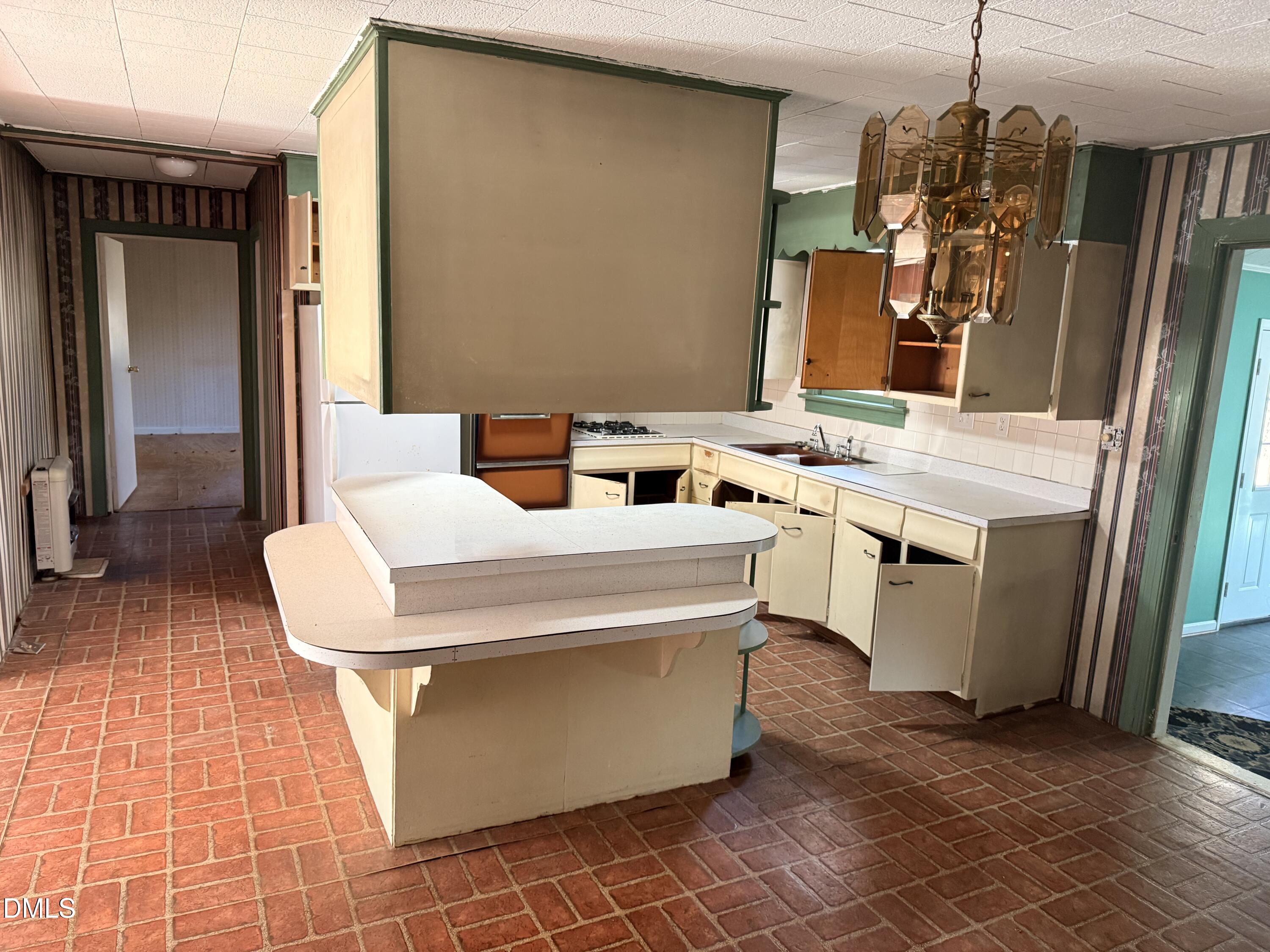 8066 Springfield School Road