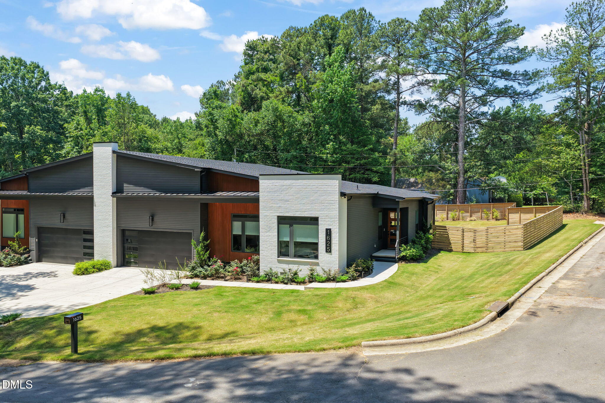 1625 Bruce Circle