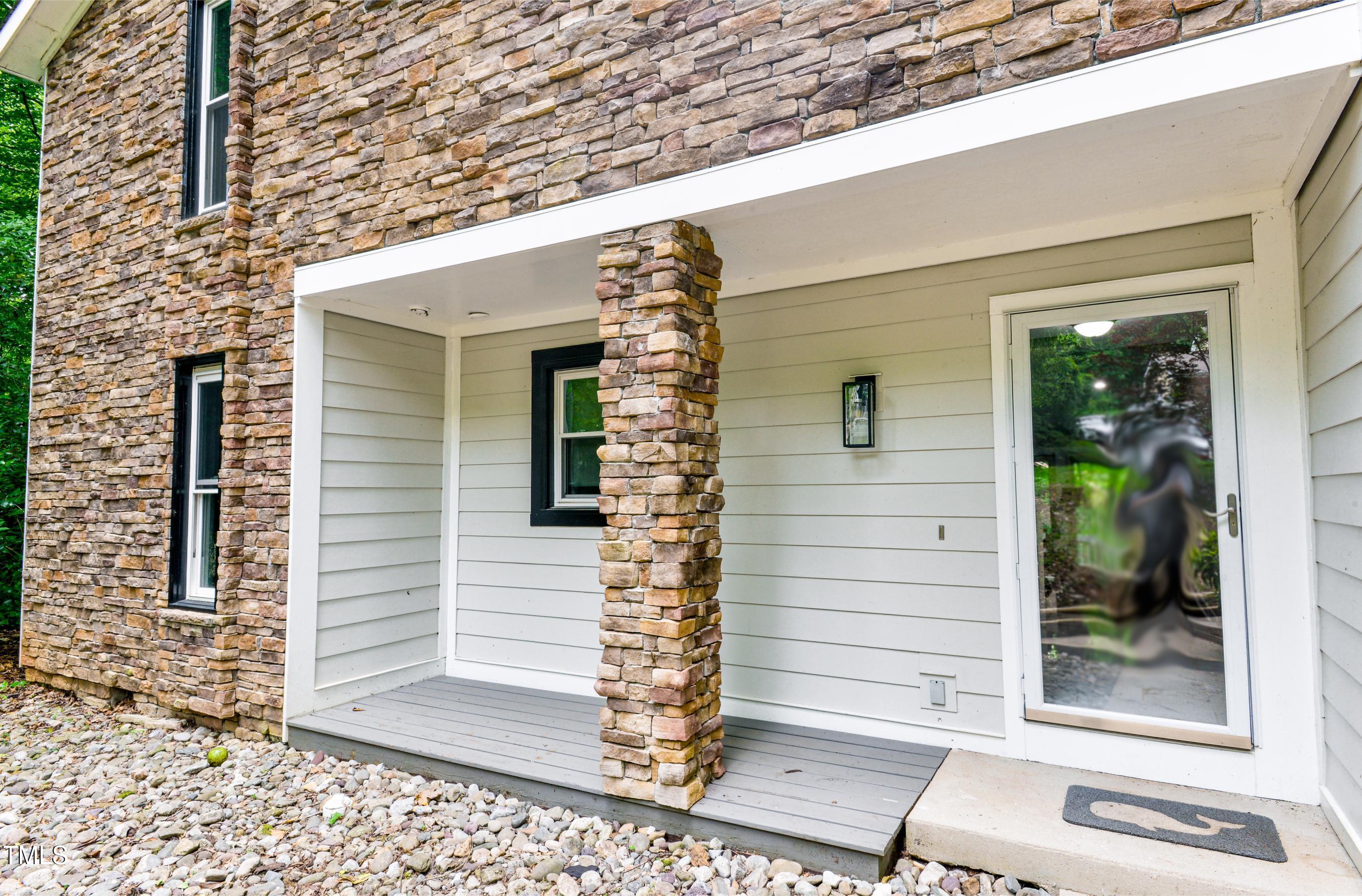6409 Lakeland Drive