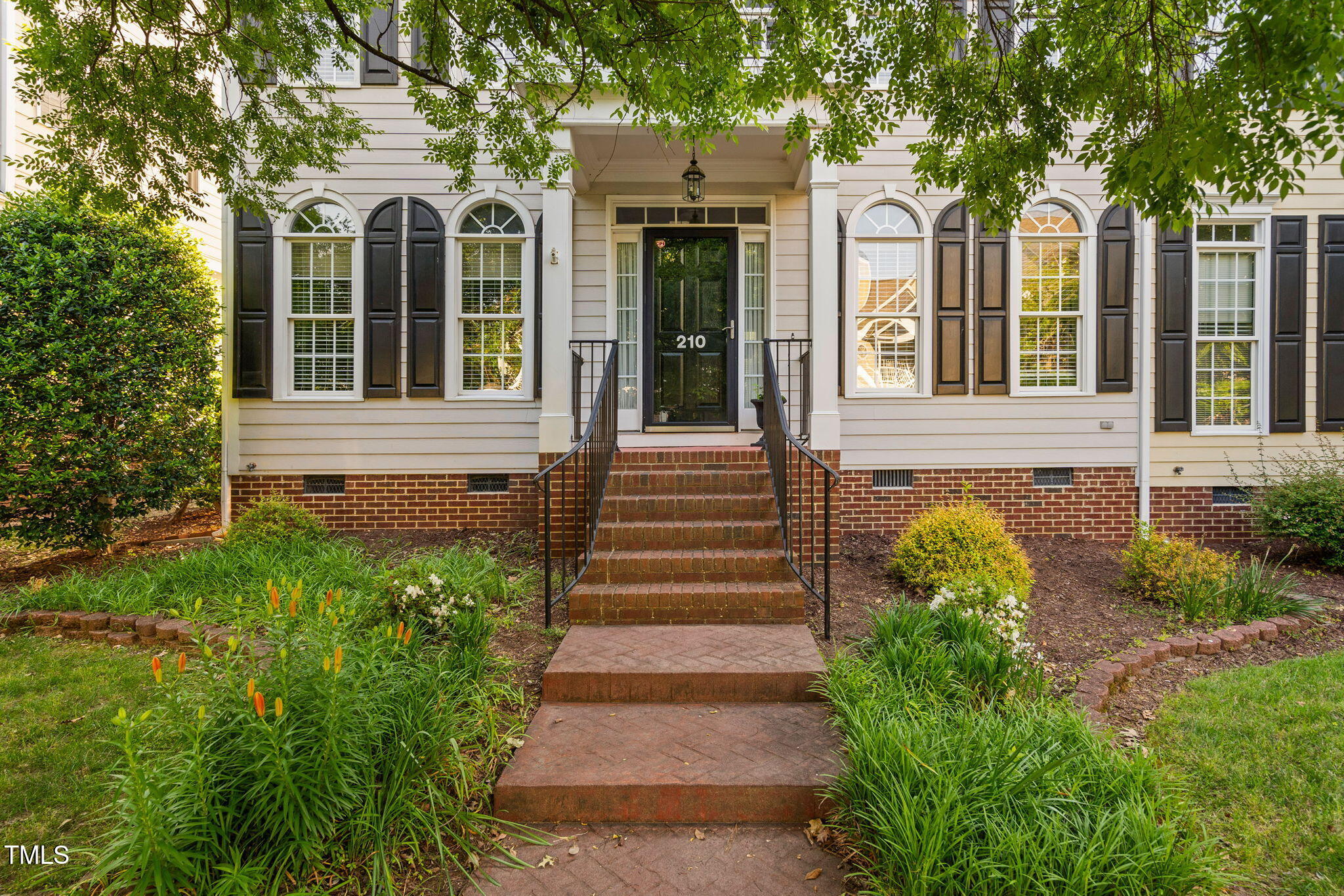 210 Presidents Walk Lane
