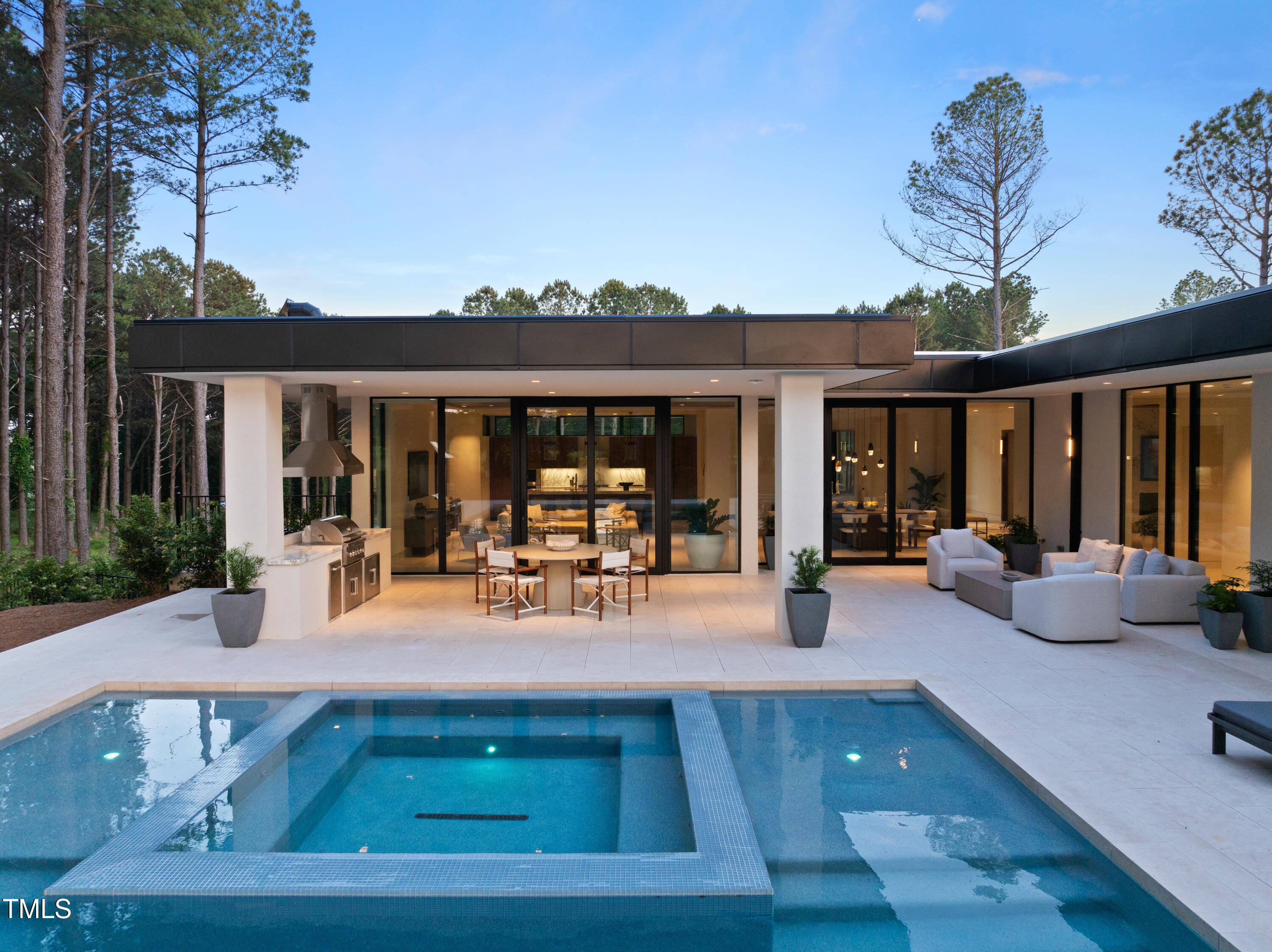 812 Stradella Road
