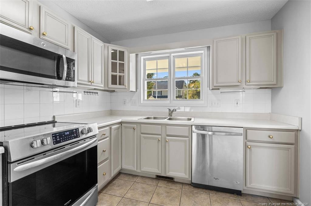 2831 Franzia Drive