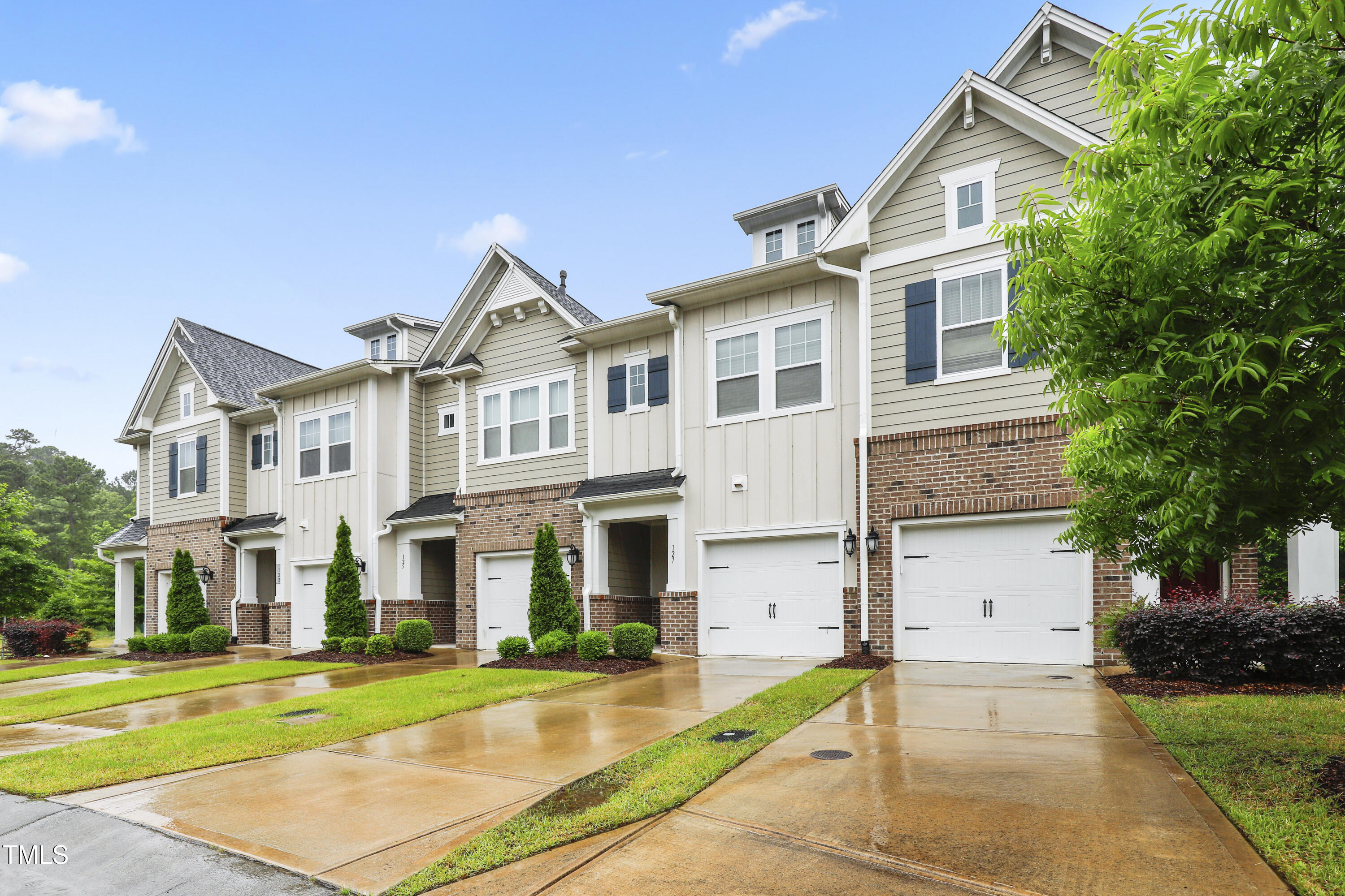 127 Manordale Drive