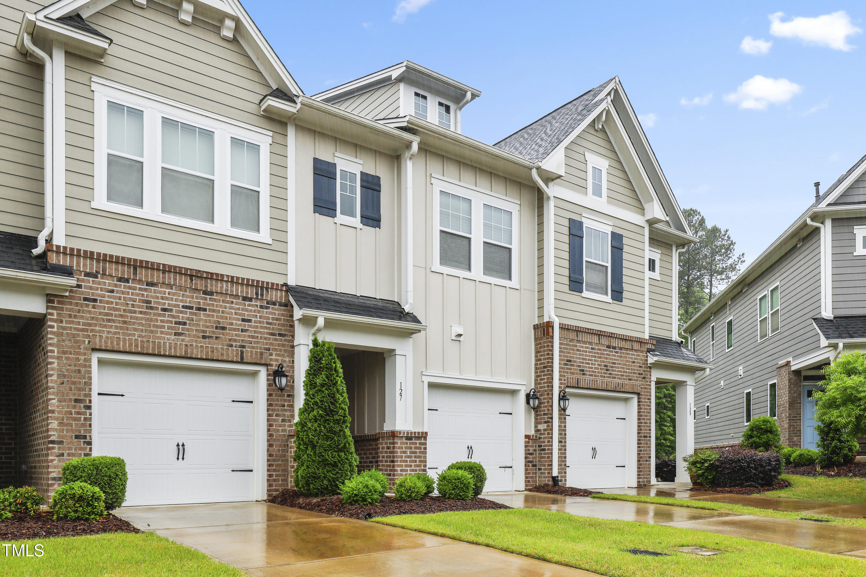 127 Manordale Drive
