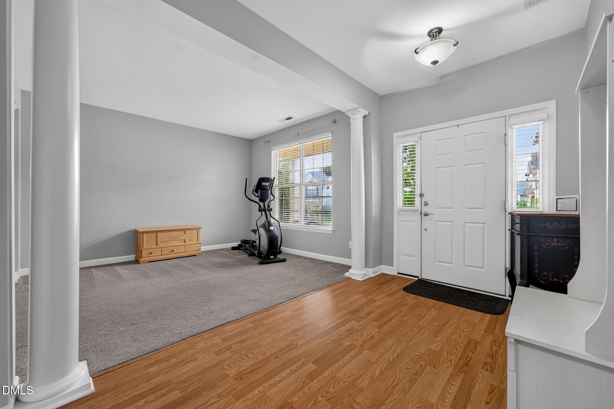 5 E Smoketree Court