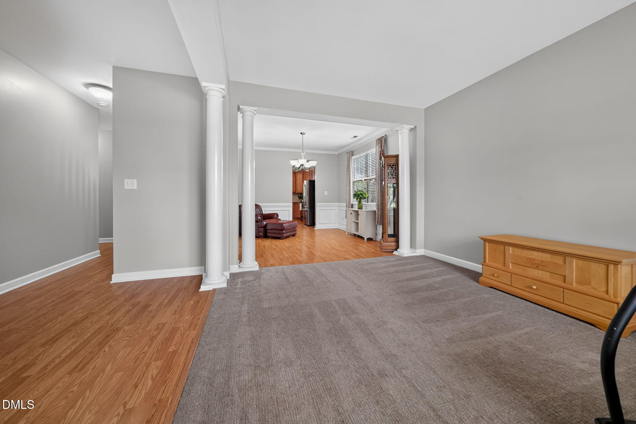 5 E Smoketree Court