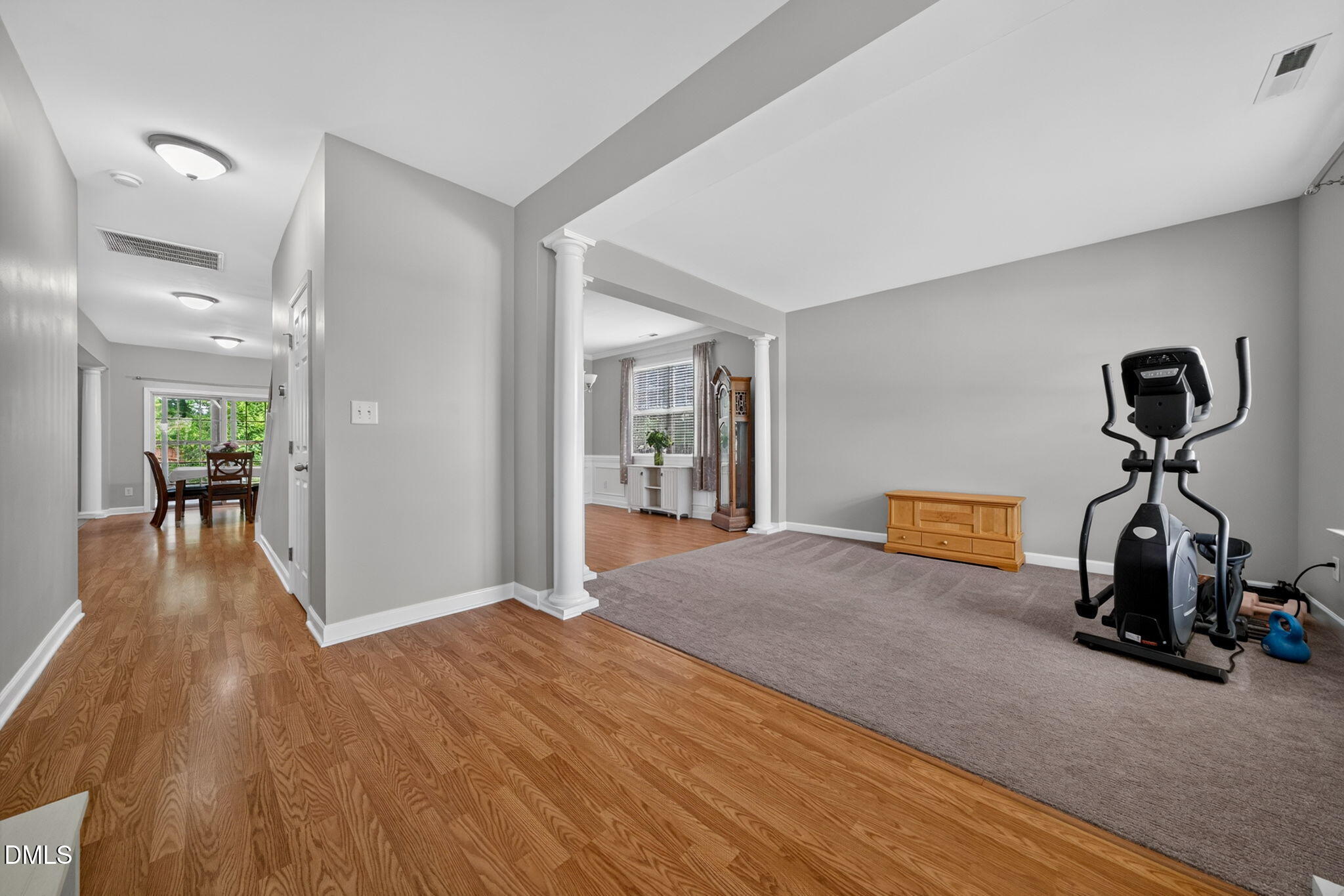 5 E Smoketree Court