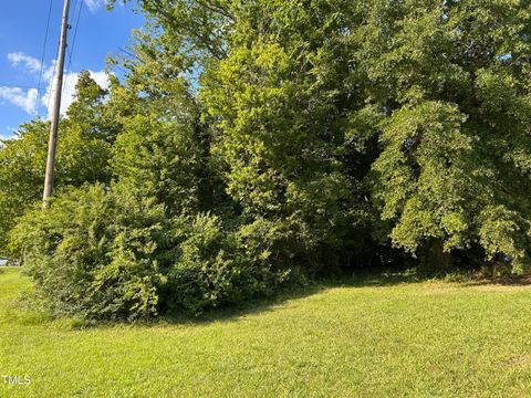 384 N Bickett Boulevard Louisburg NC 27549