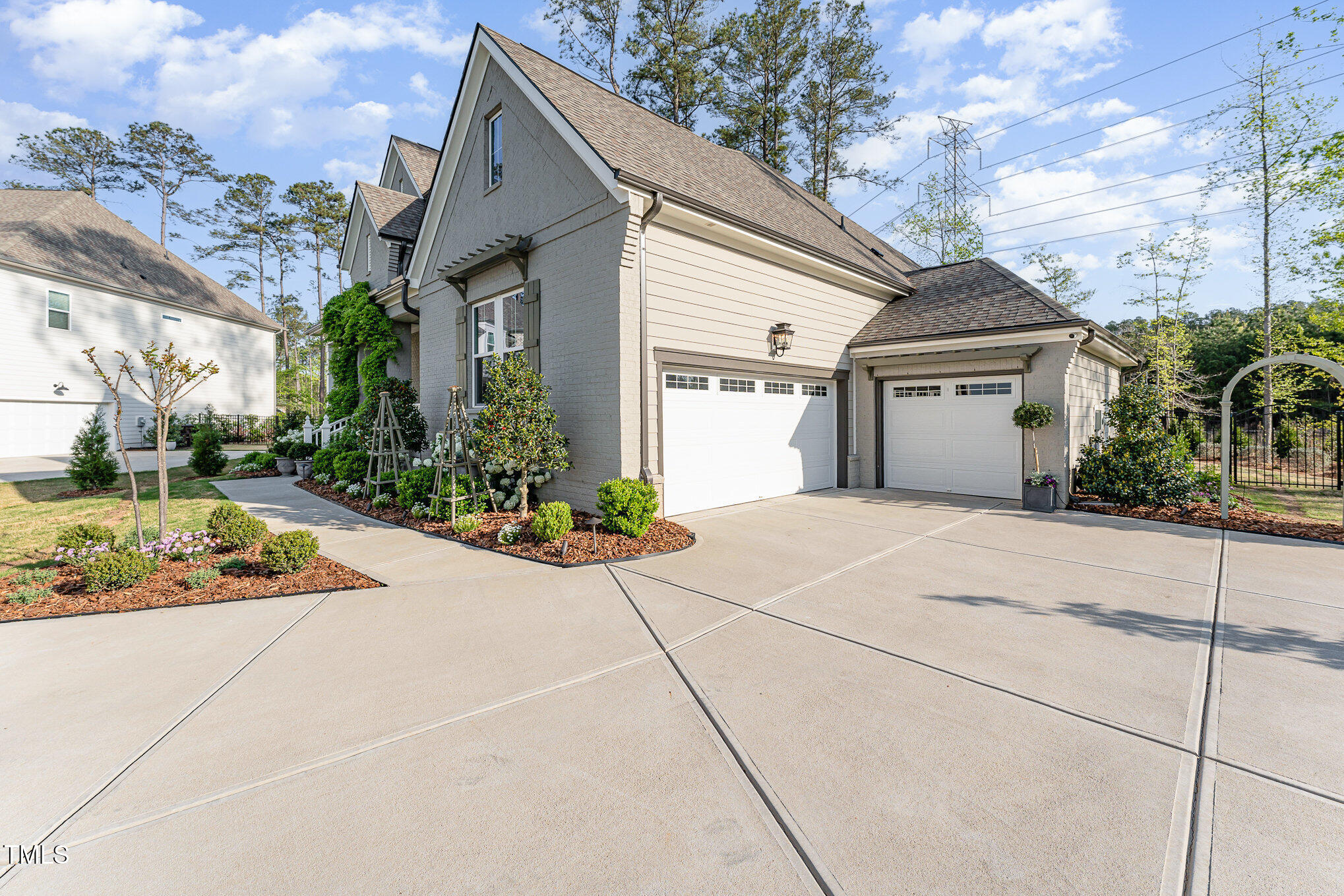8208 Bella Oak Court
