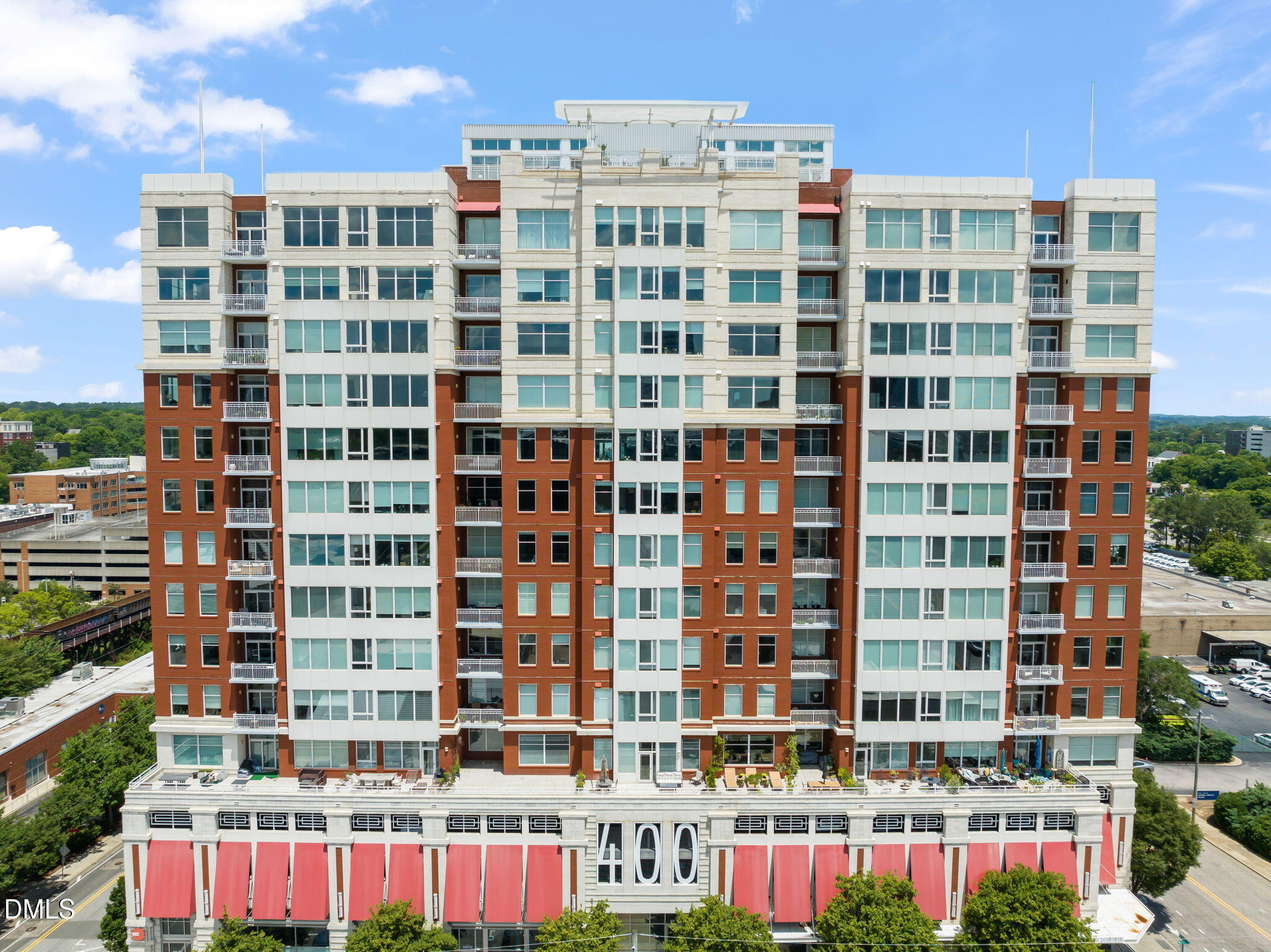 400 W North Street 1218