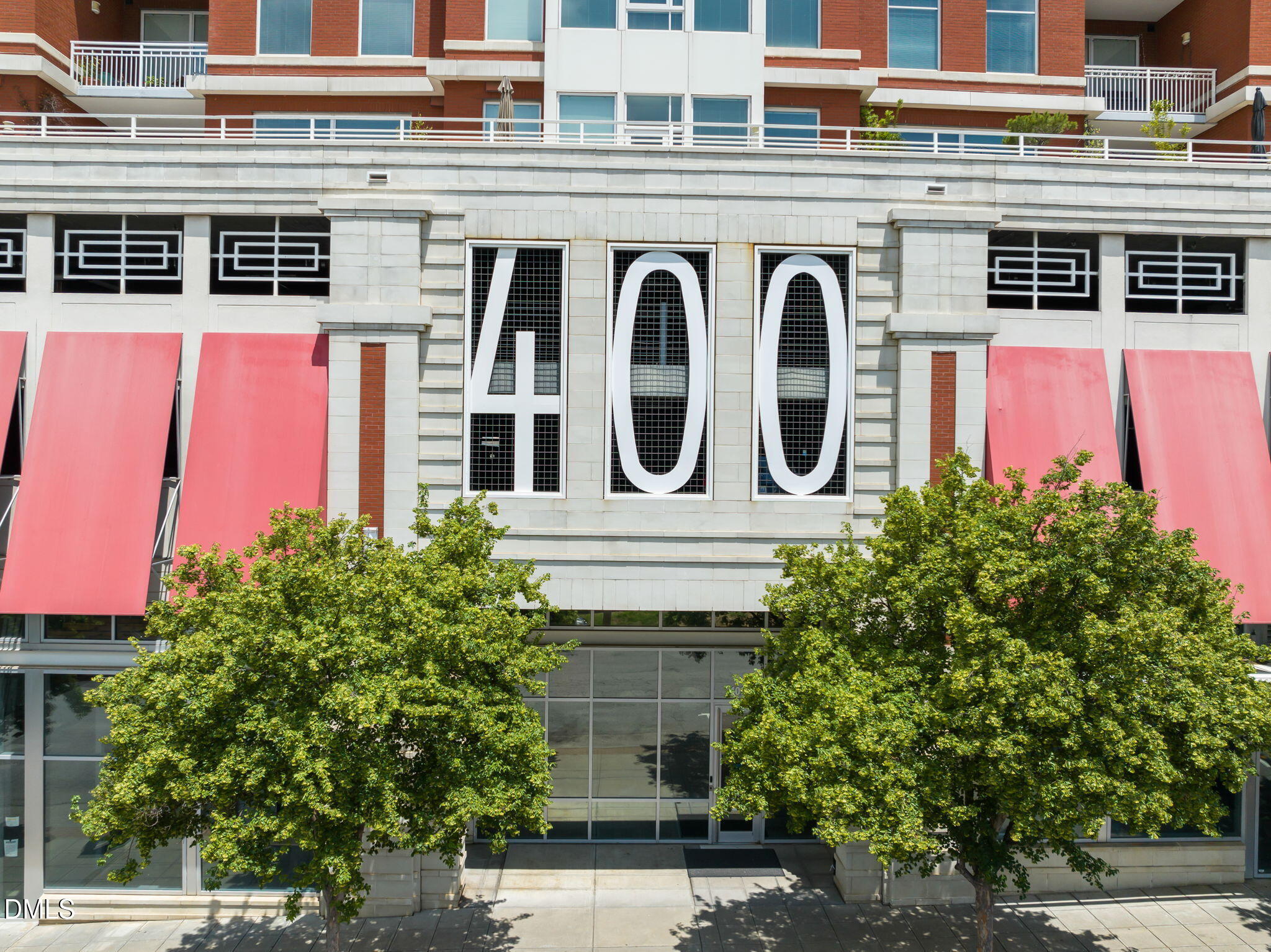 400 W North Street 1218