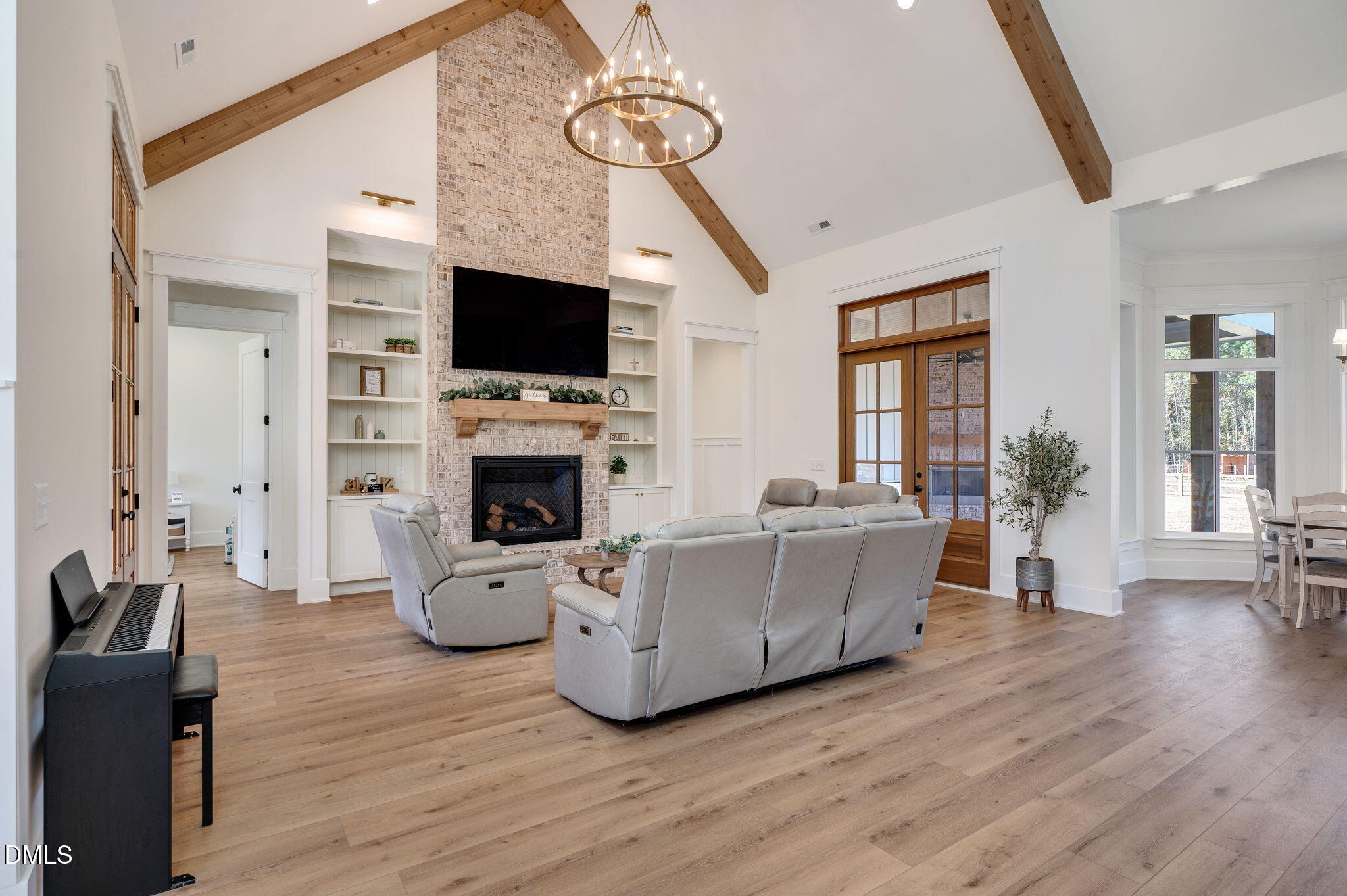 1280 Dickinson Road