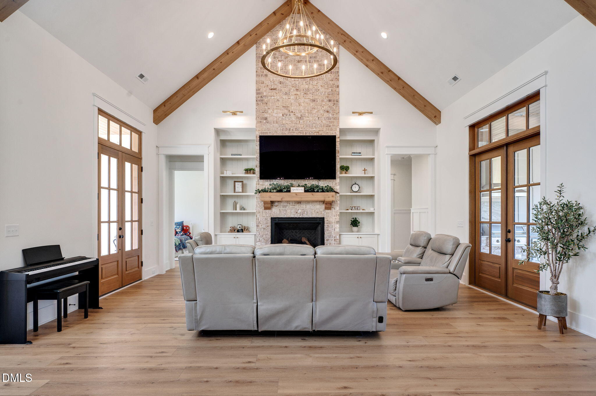 1280 Dickinson Road