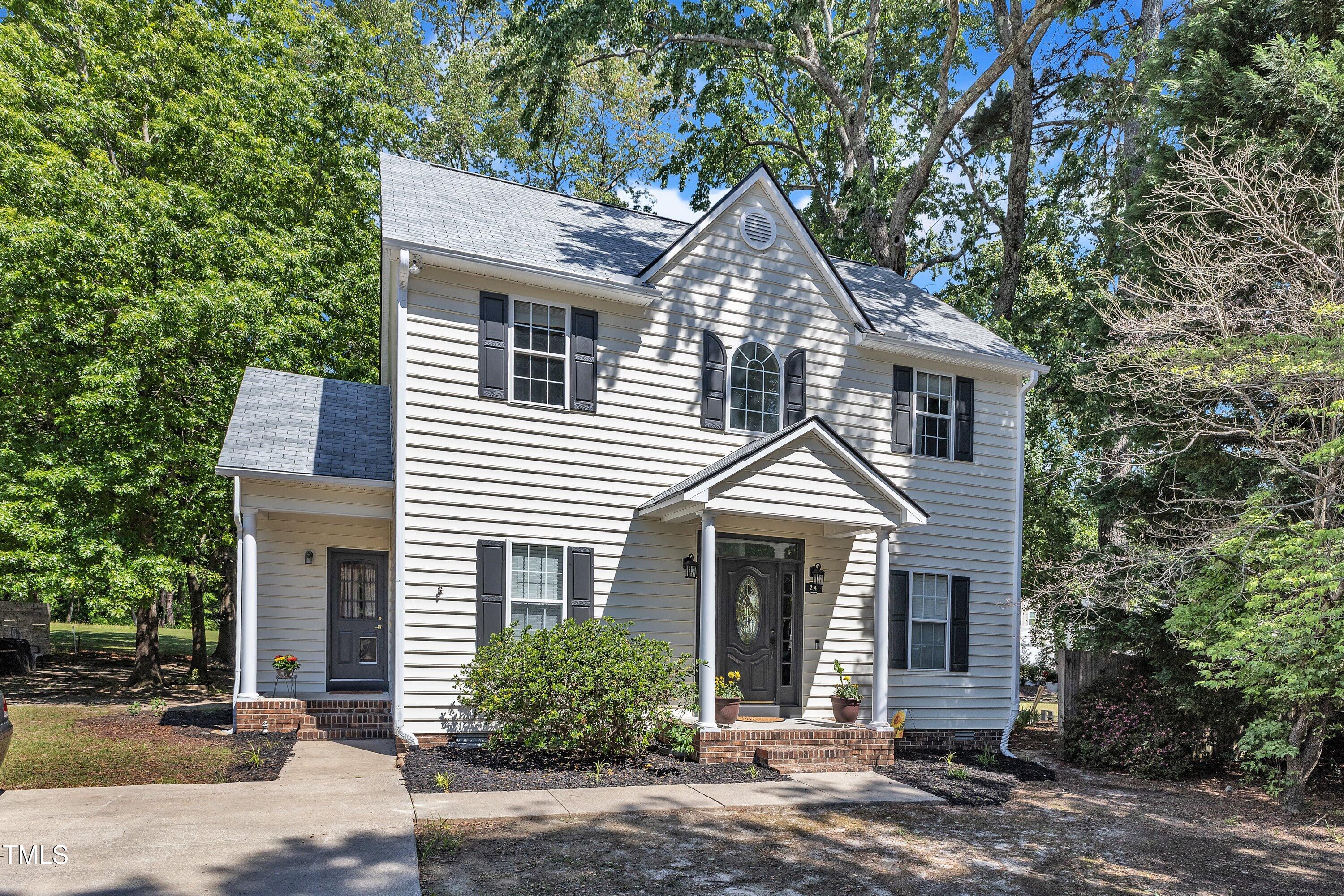 24 W Canterbury Court