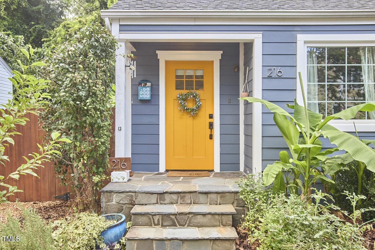 216 Northwood Circle