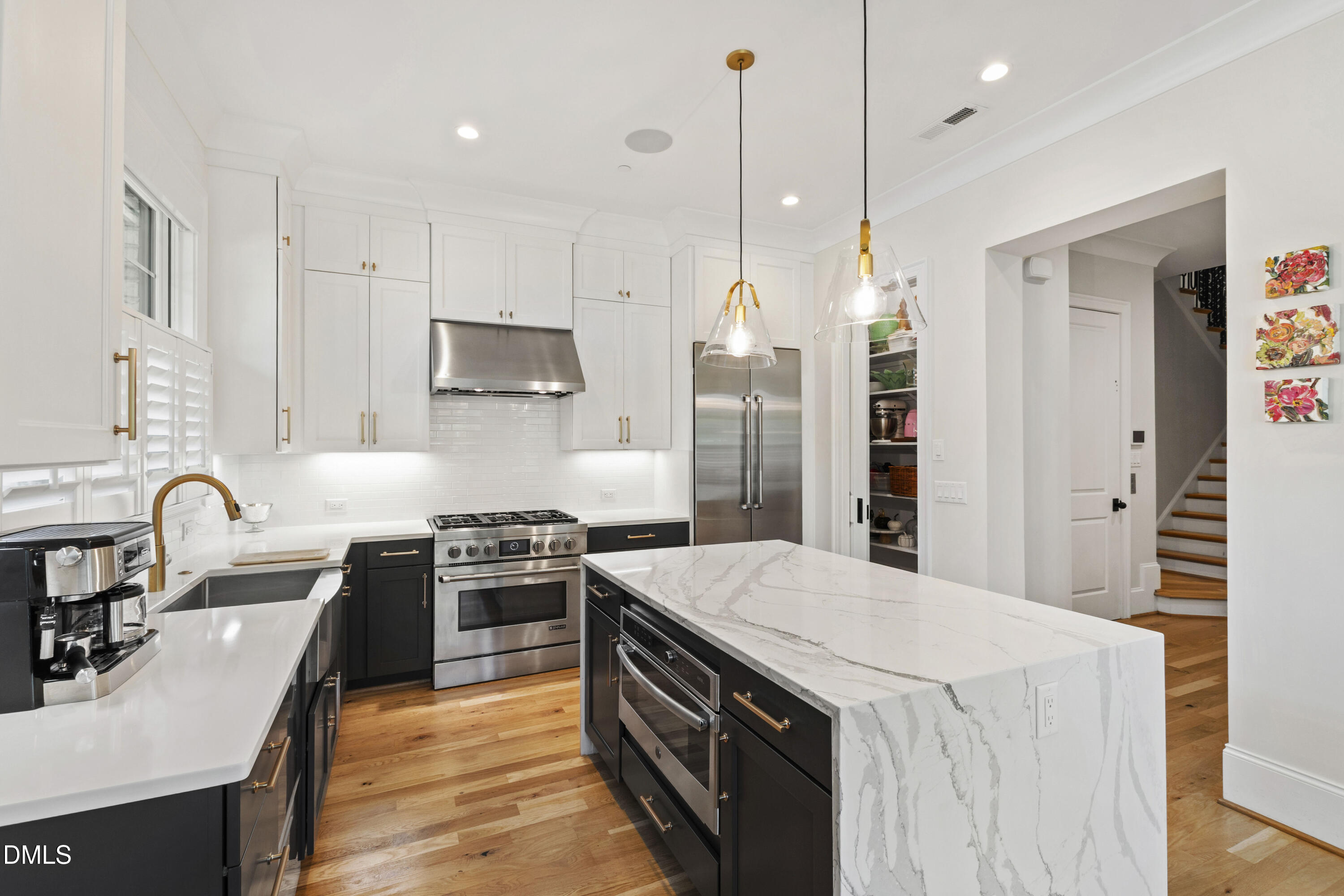 910 Oberlin Road 101