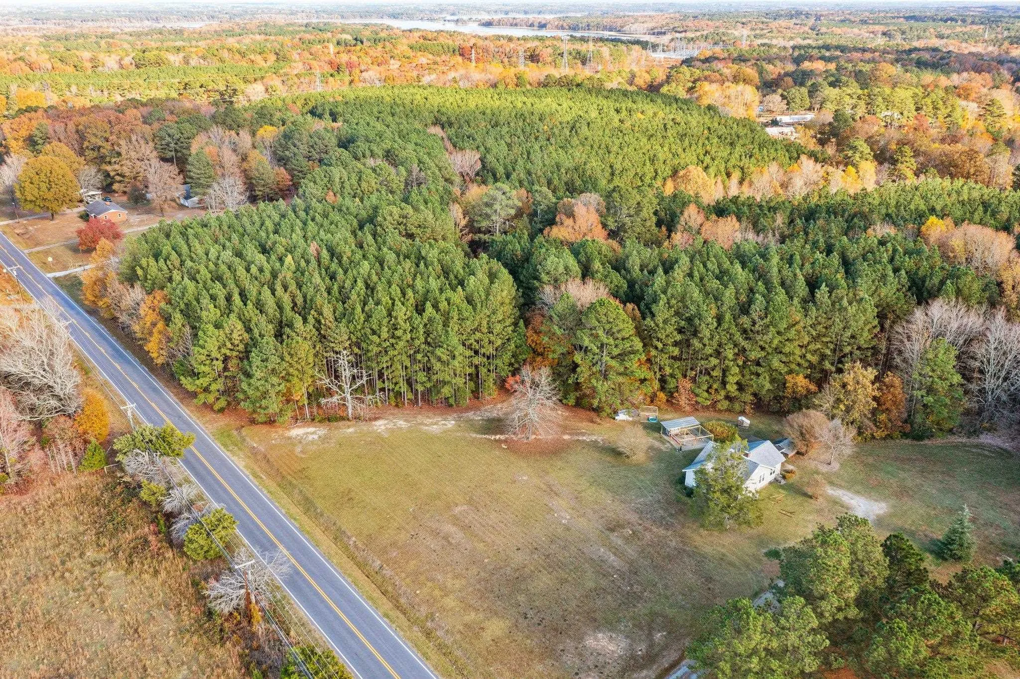 3216 Hamlin Road