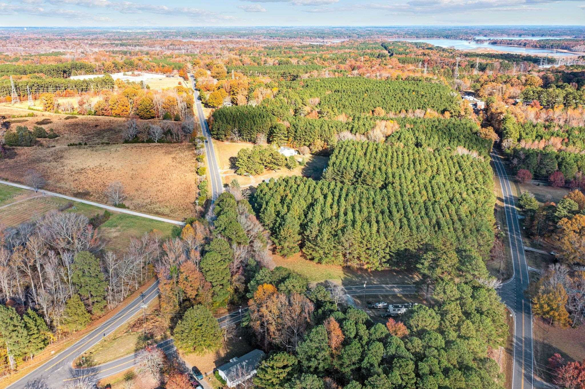 3216 Hamlin Road