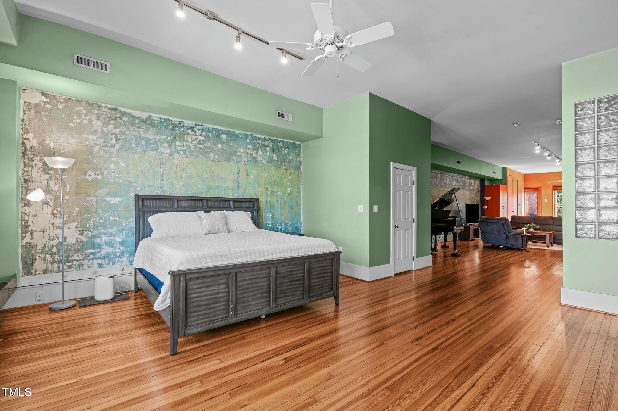 323 W Main Street Unit C