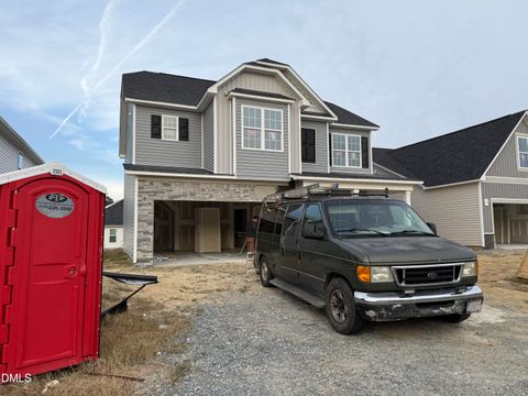 32 W Emily Gardens Drive Selma NC 27576