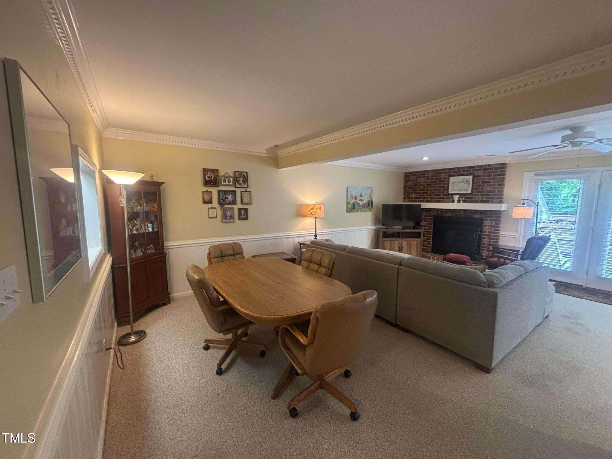 1525 Edgeside Court
