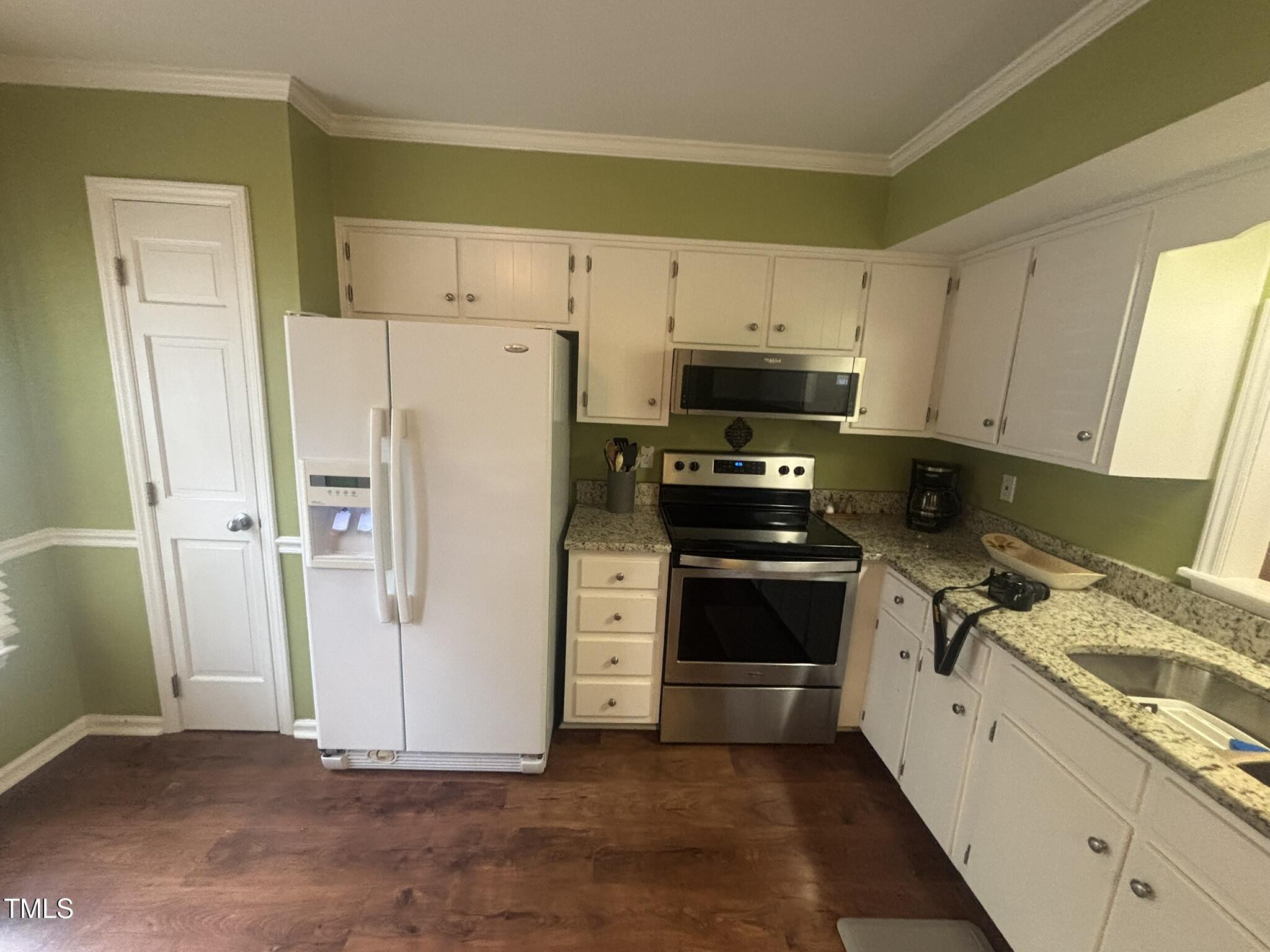 1525 Edgeside Court