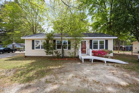 122 E Judd Street Zebulon NC 27597