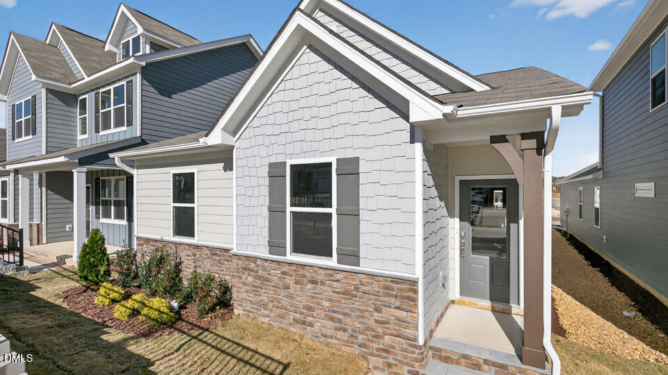 557 Lemon Daisy Lane