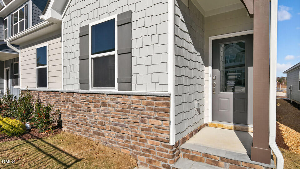 557 Lemon Daisy Lane