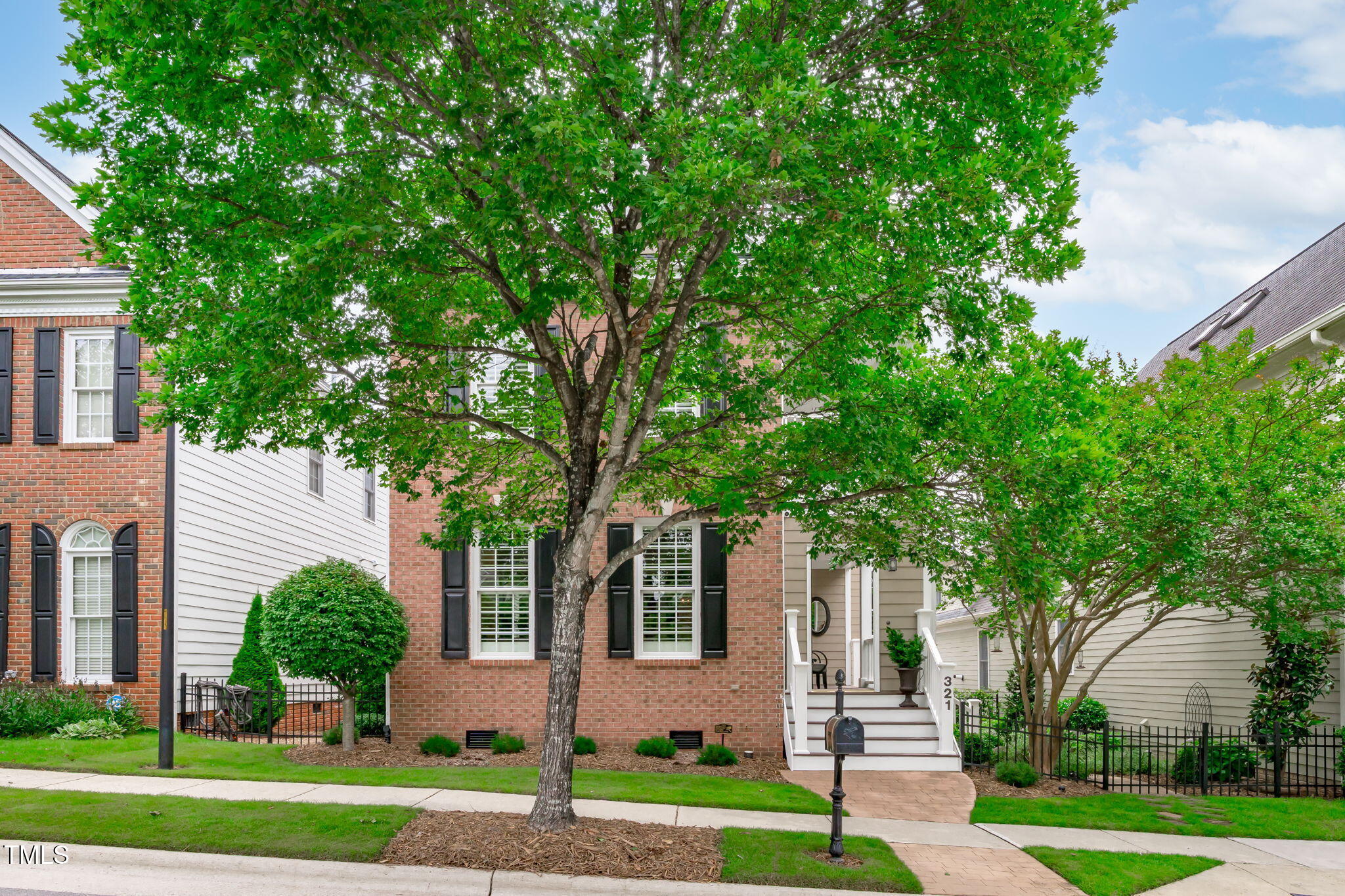 321 Commons Walk Circle