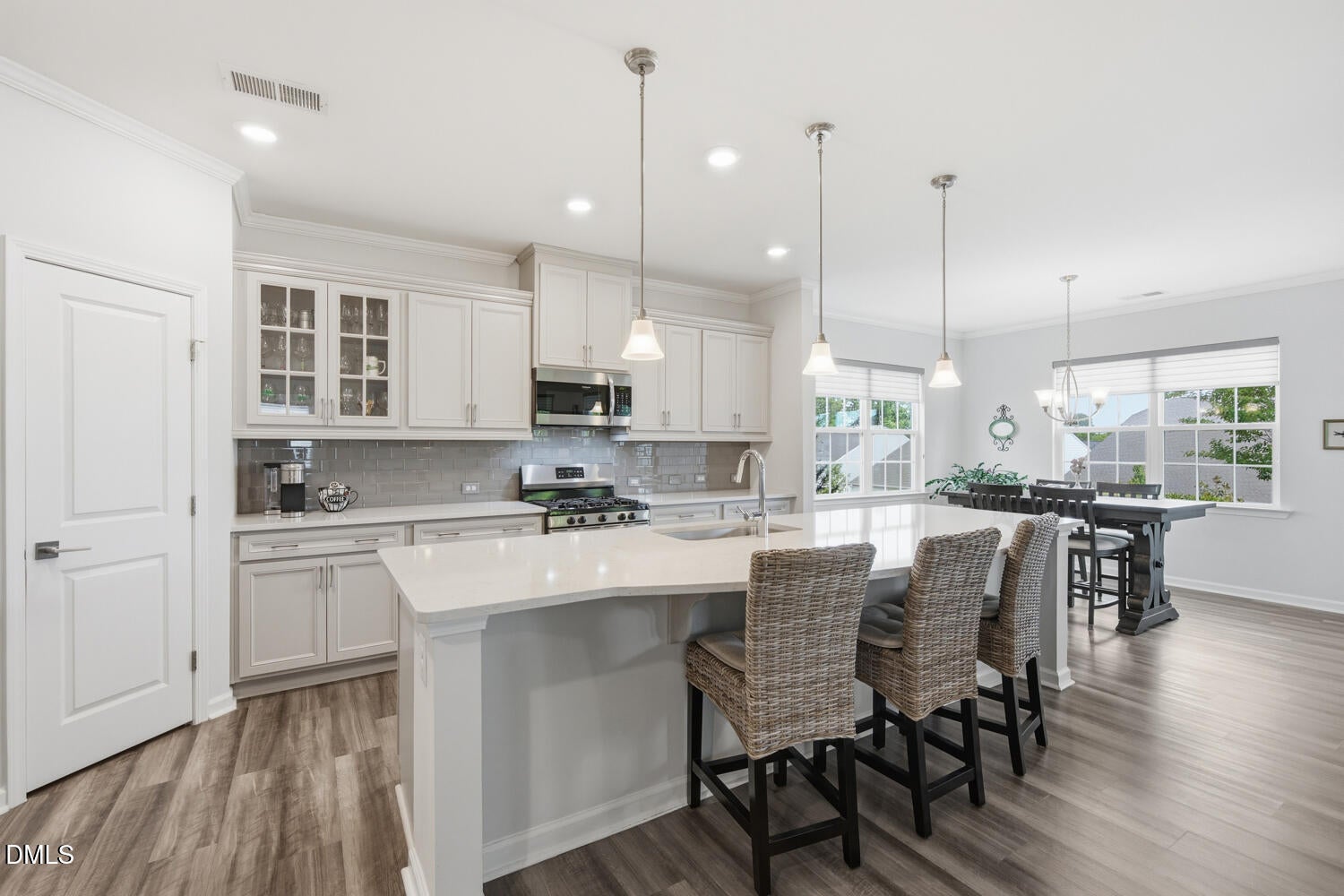 1009 Tamarisk Lane