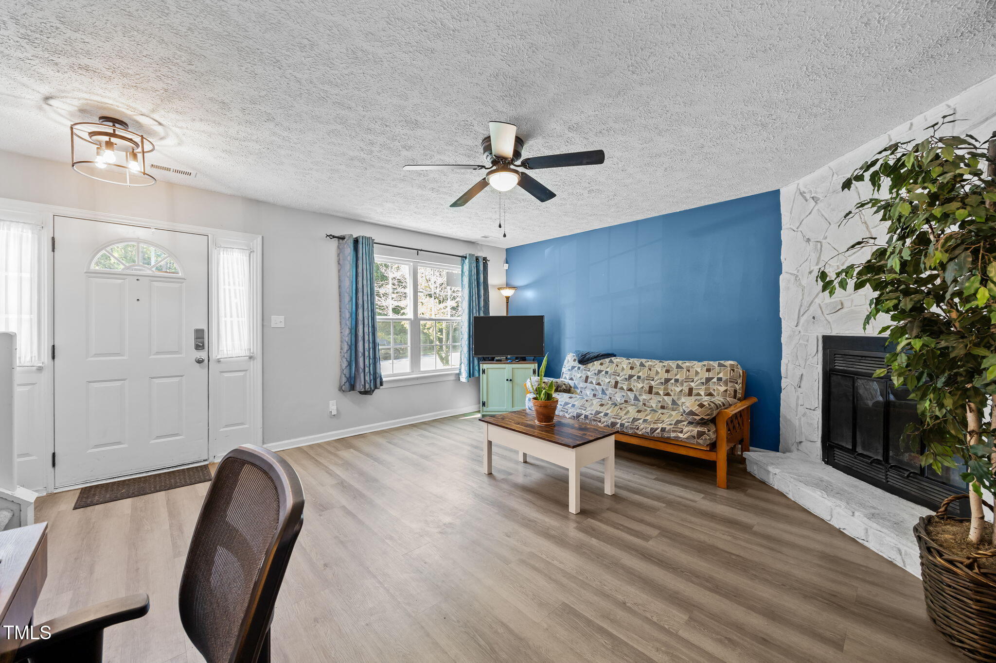 1813 Fox Hollow Drive