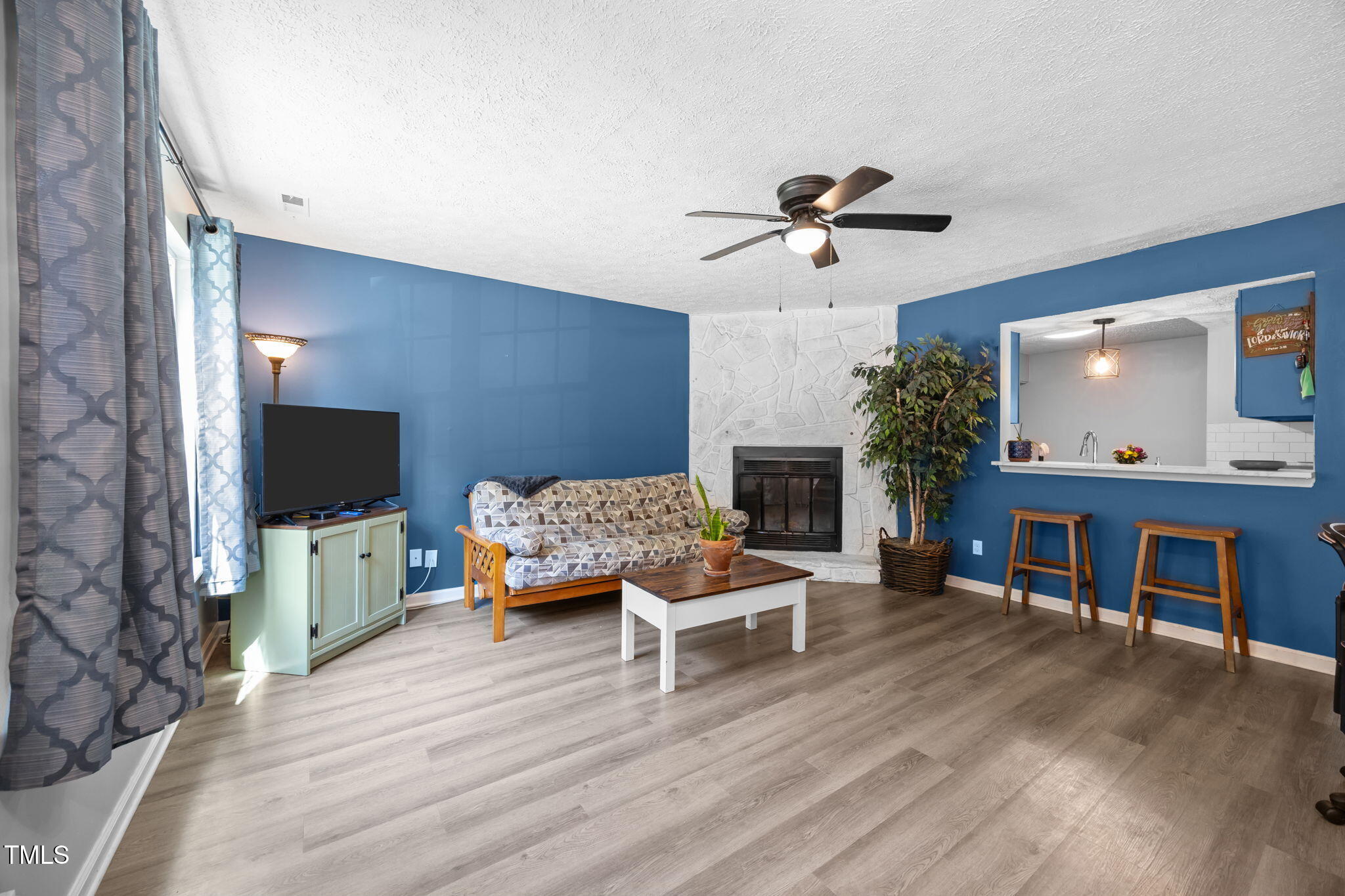 1813 Fox Hollow Drive