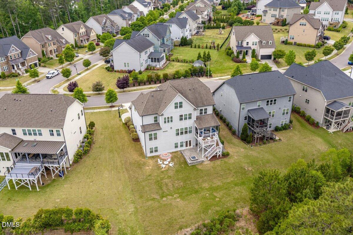 7504 Banksiana Way