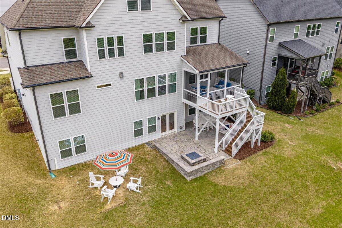 7504 Banksiana Way
