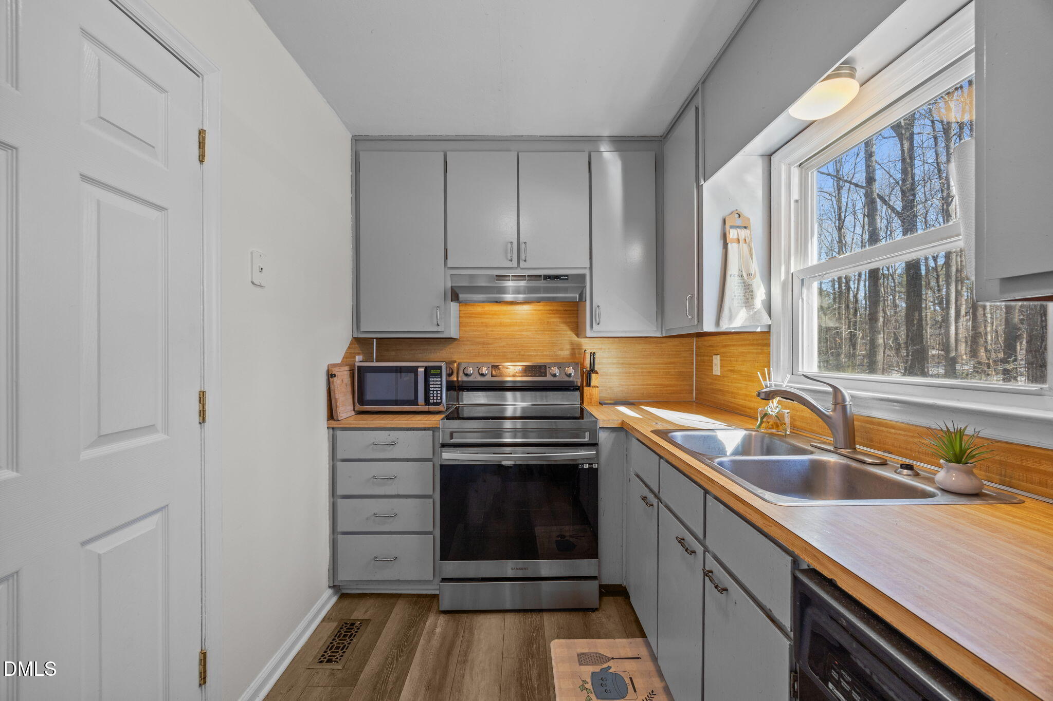 2424 Timber Oak Drive