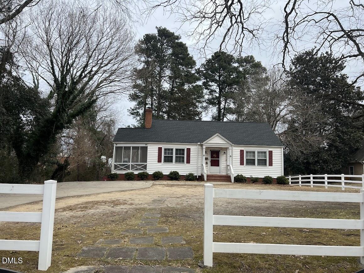 125 E Jennette Avenue