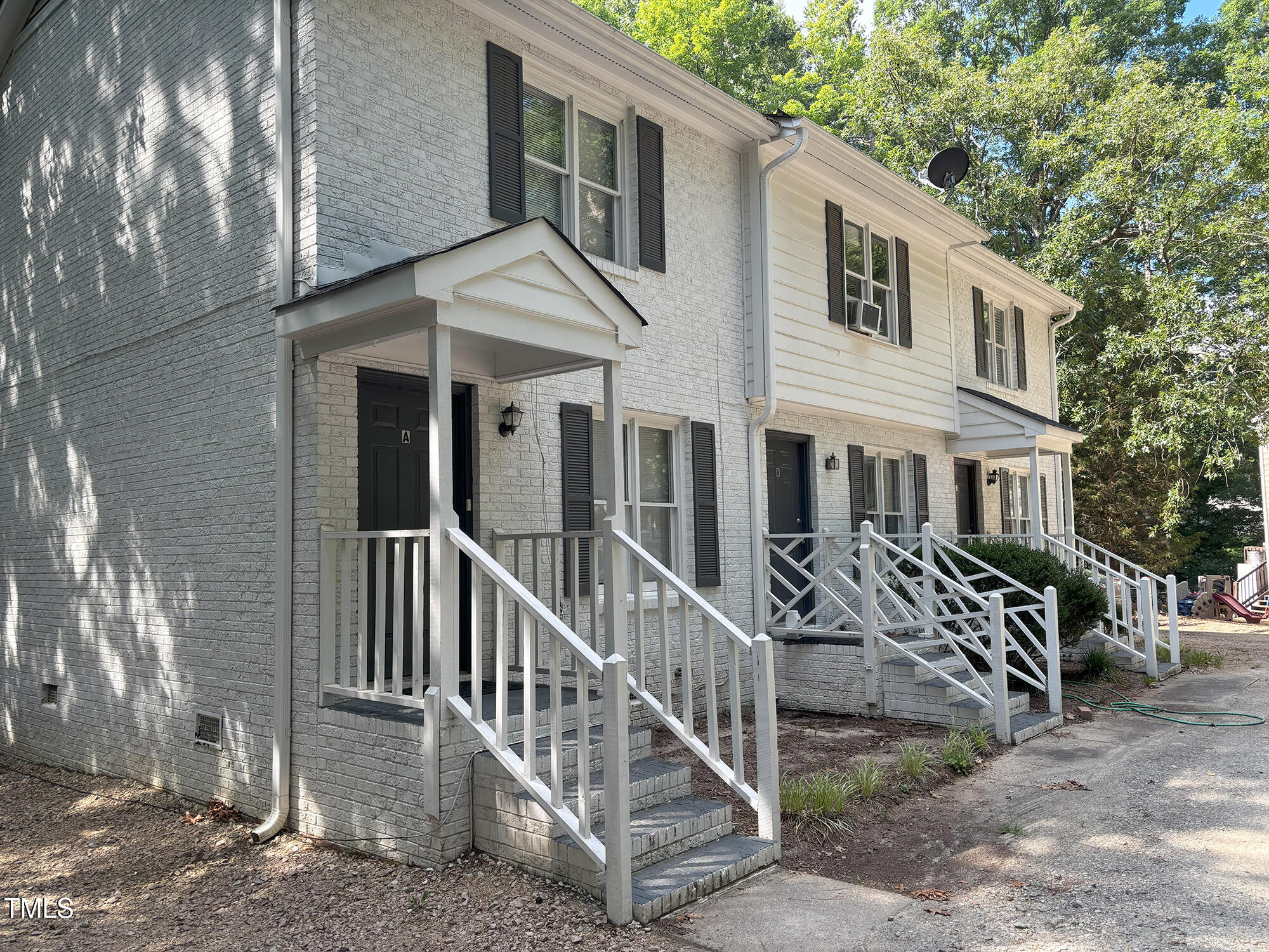1405 Highview Court
