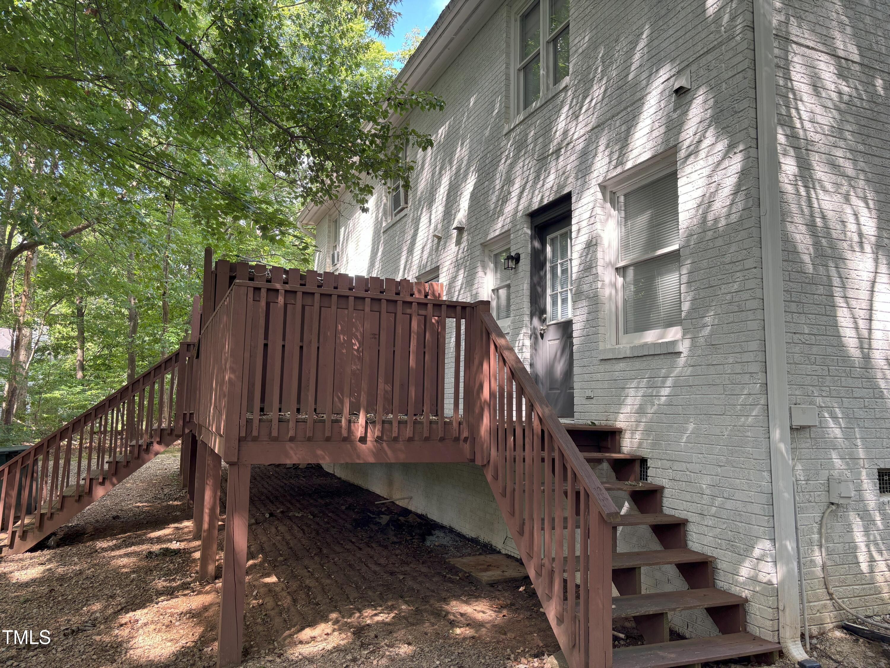 1405 Highview Court