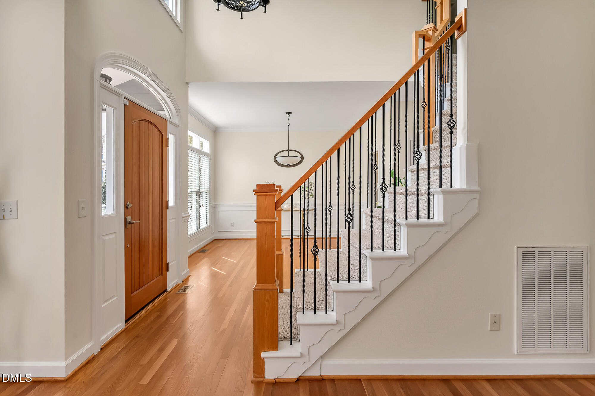 109 N Crabtree Knolls