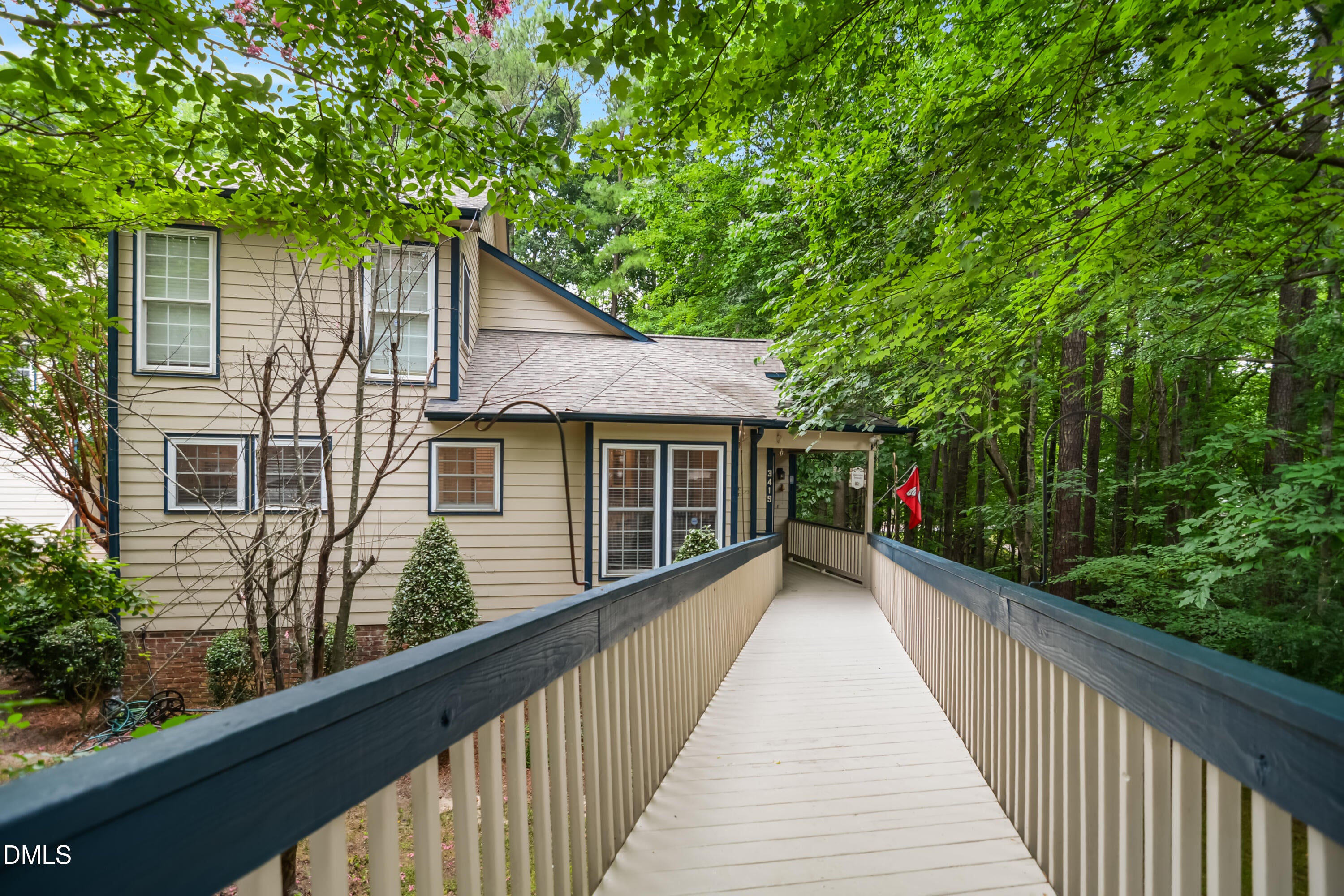 3419 Oak Trail